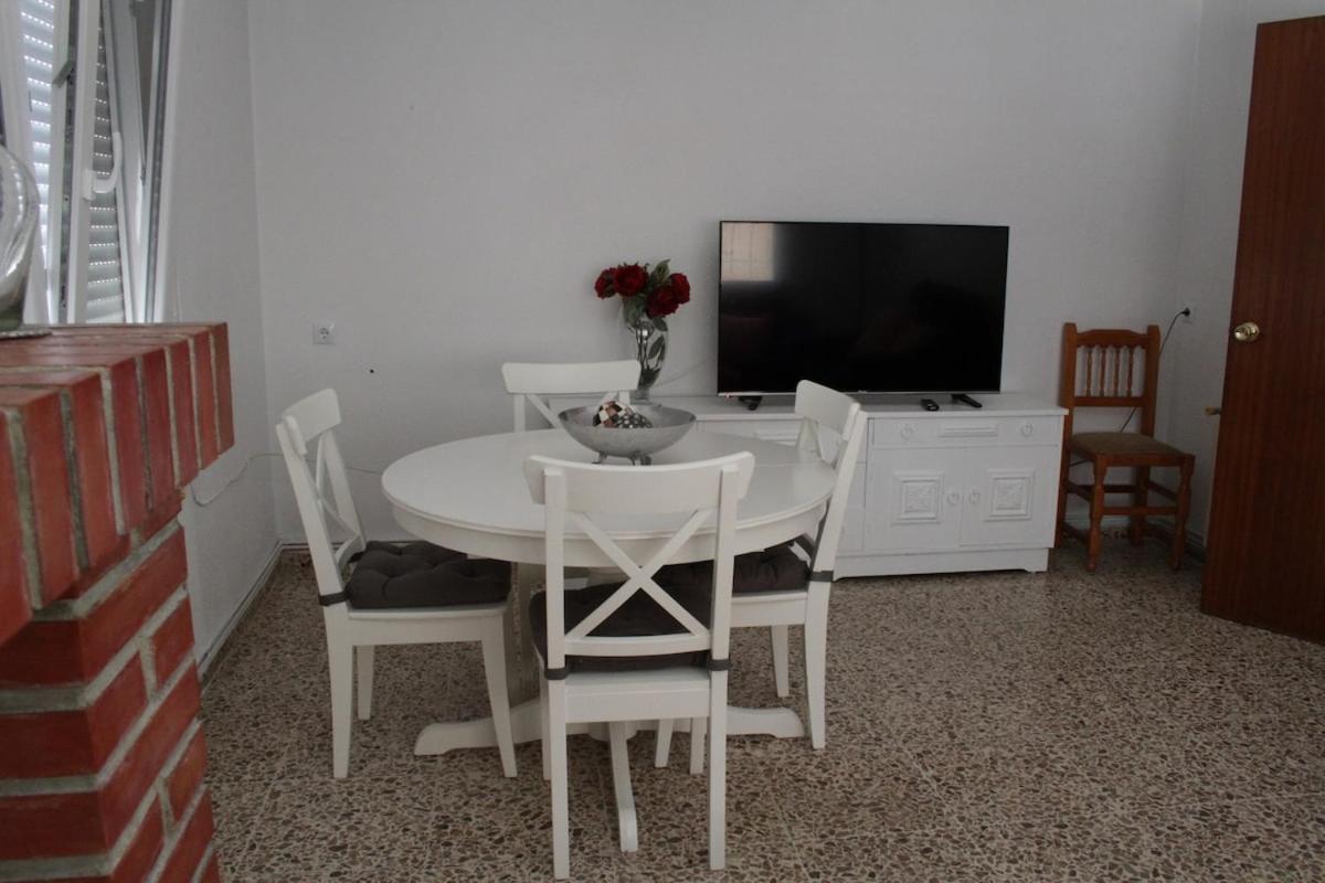 Casa Aurora, mi aldea ,entre viñas y almendros