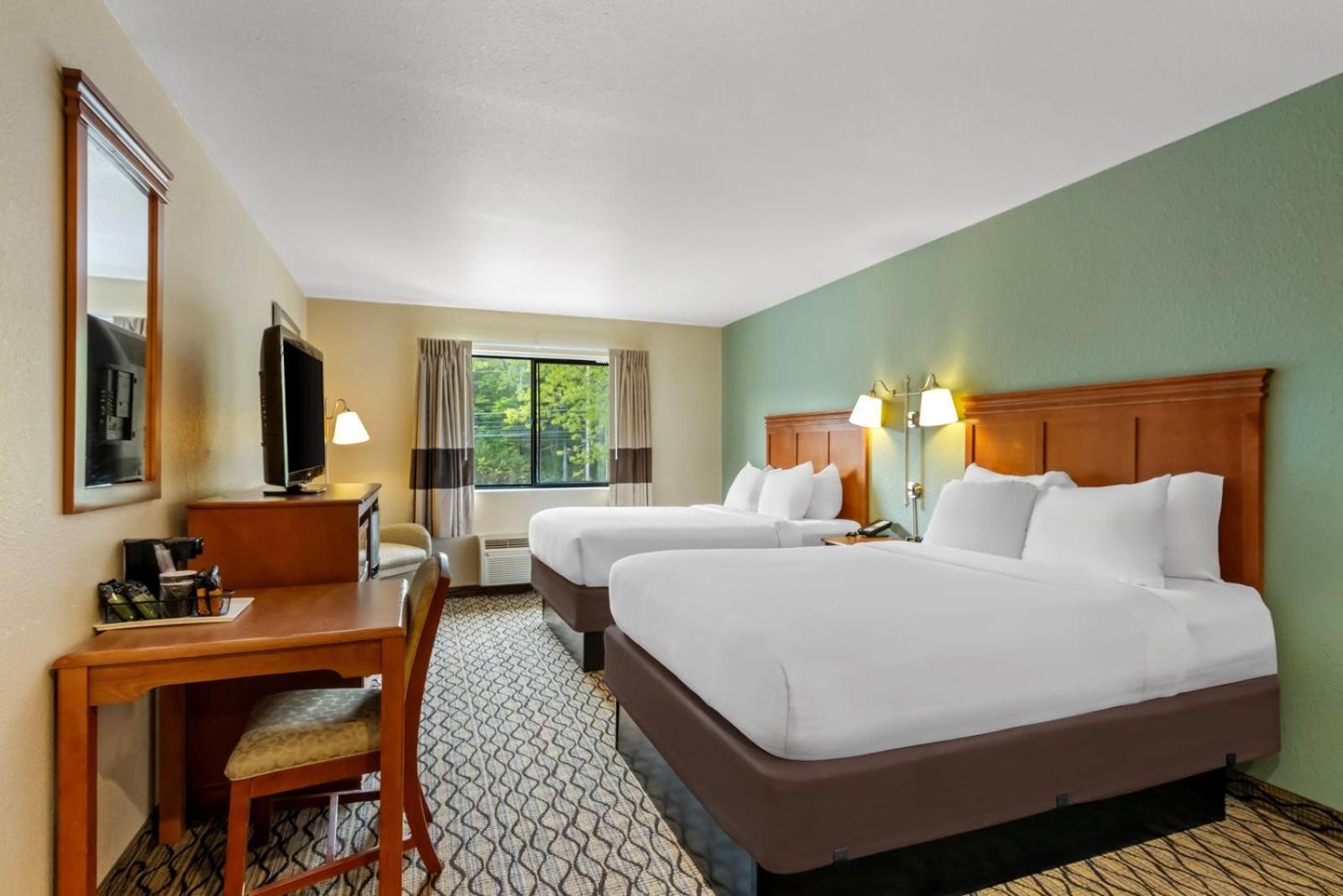 Beachfront Hotel Houghton Lake