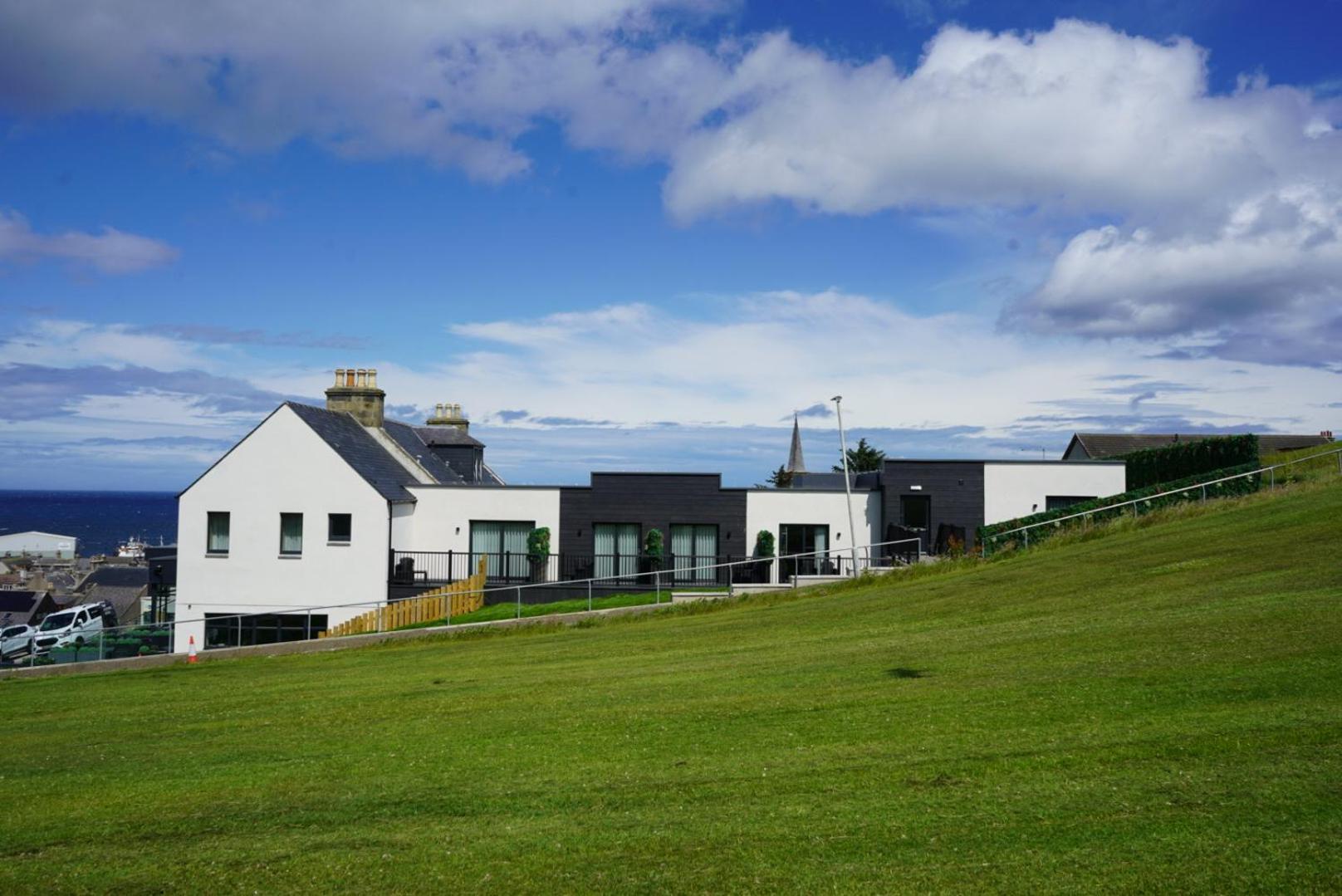 The Knowes Hotel & Restaurant