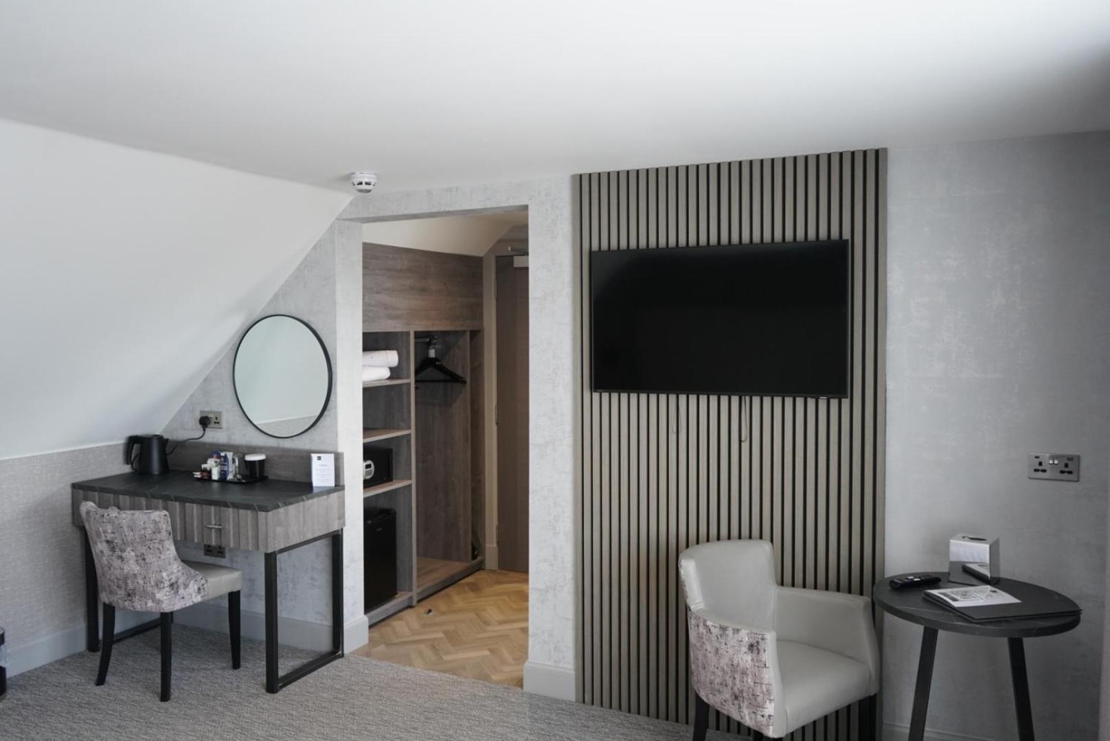 The Knowes Hotel & Restaurant