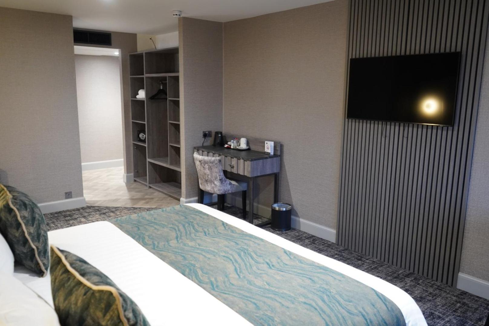 The Knowes Hotel & Restaurant