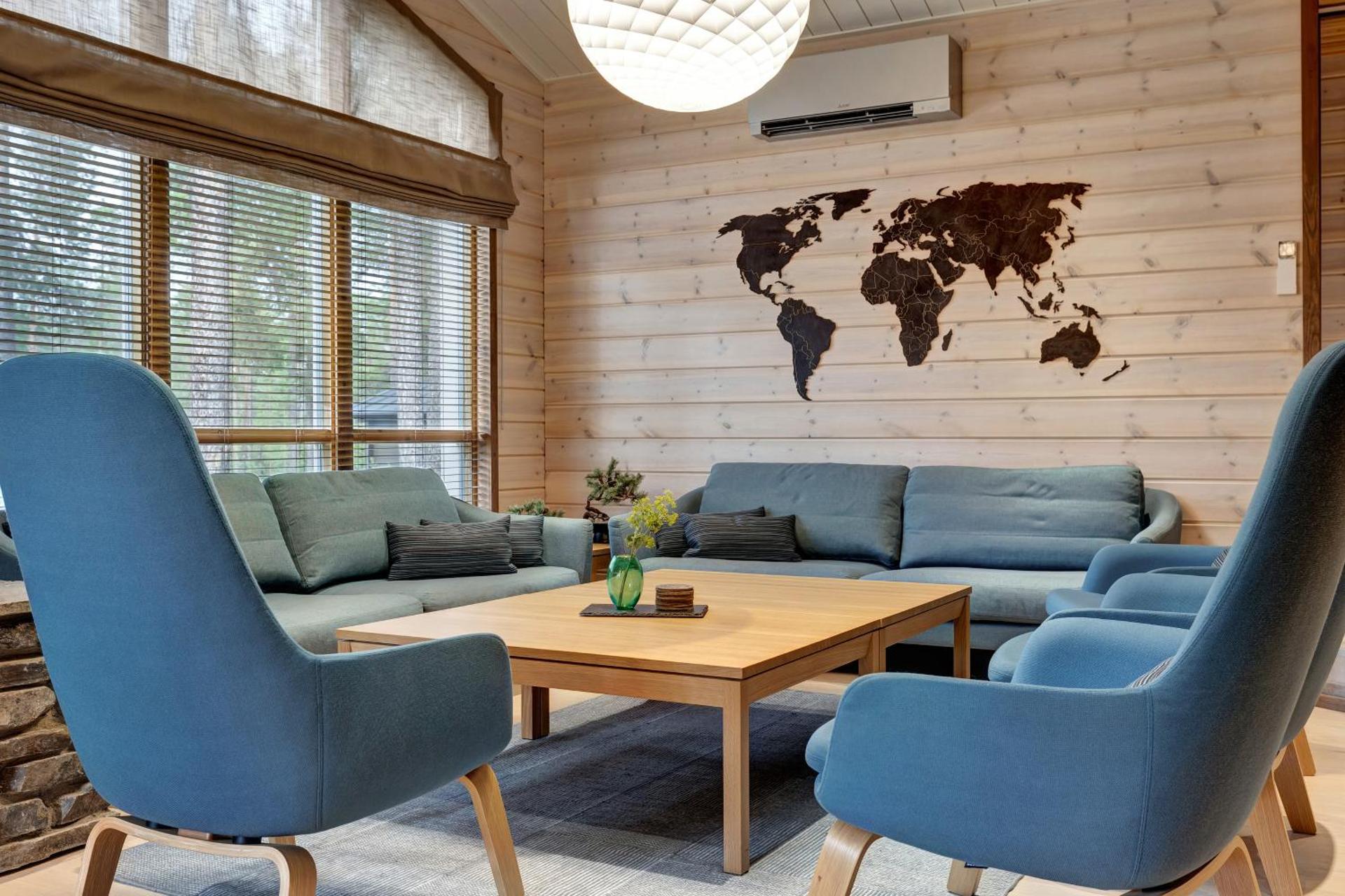 Communal lounge/ TV room