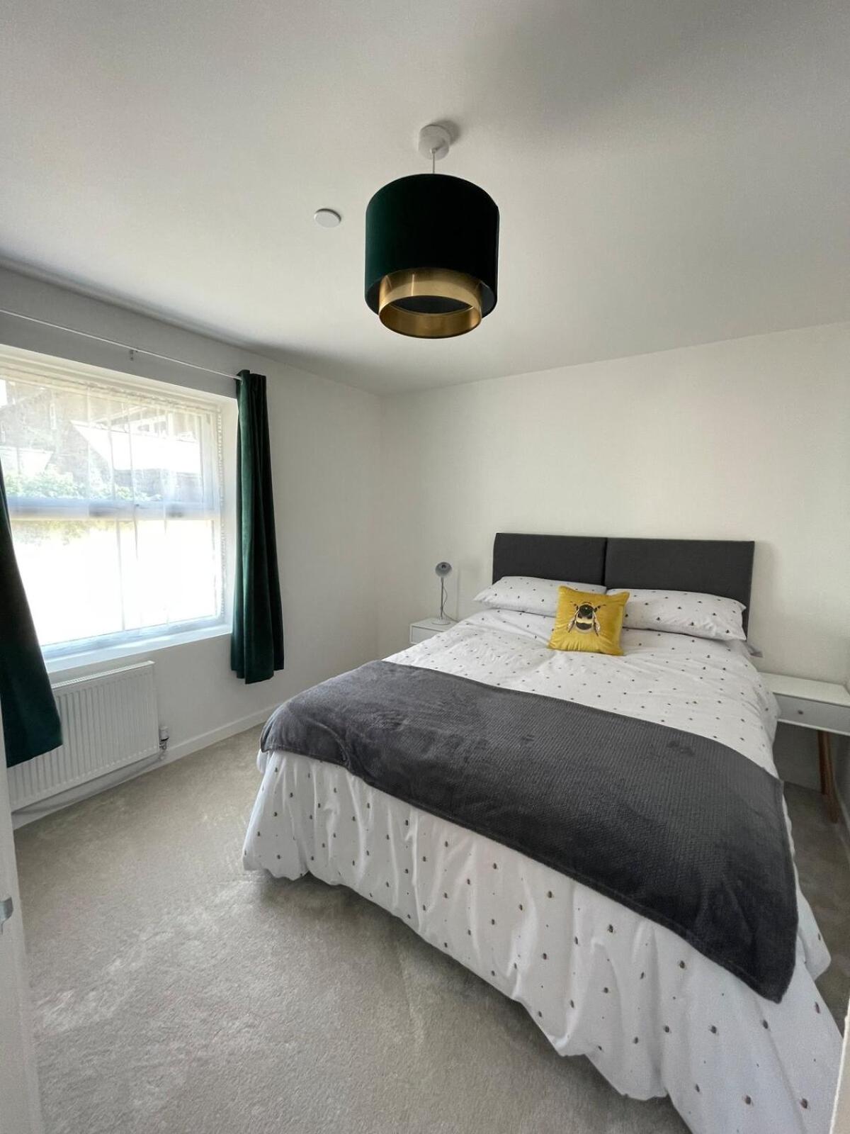 Quiet and Central, Modern Bungalow