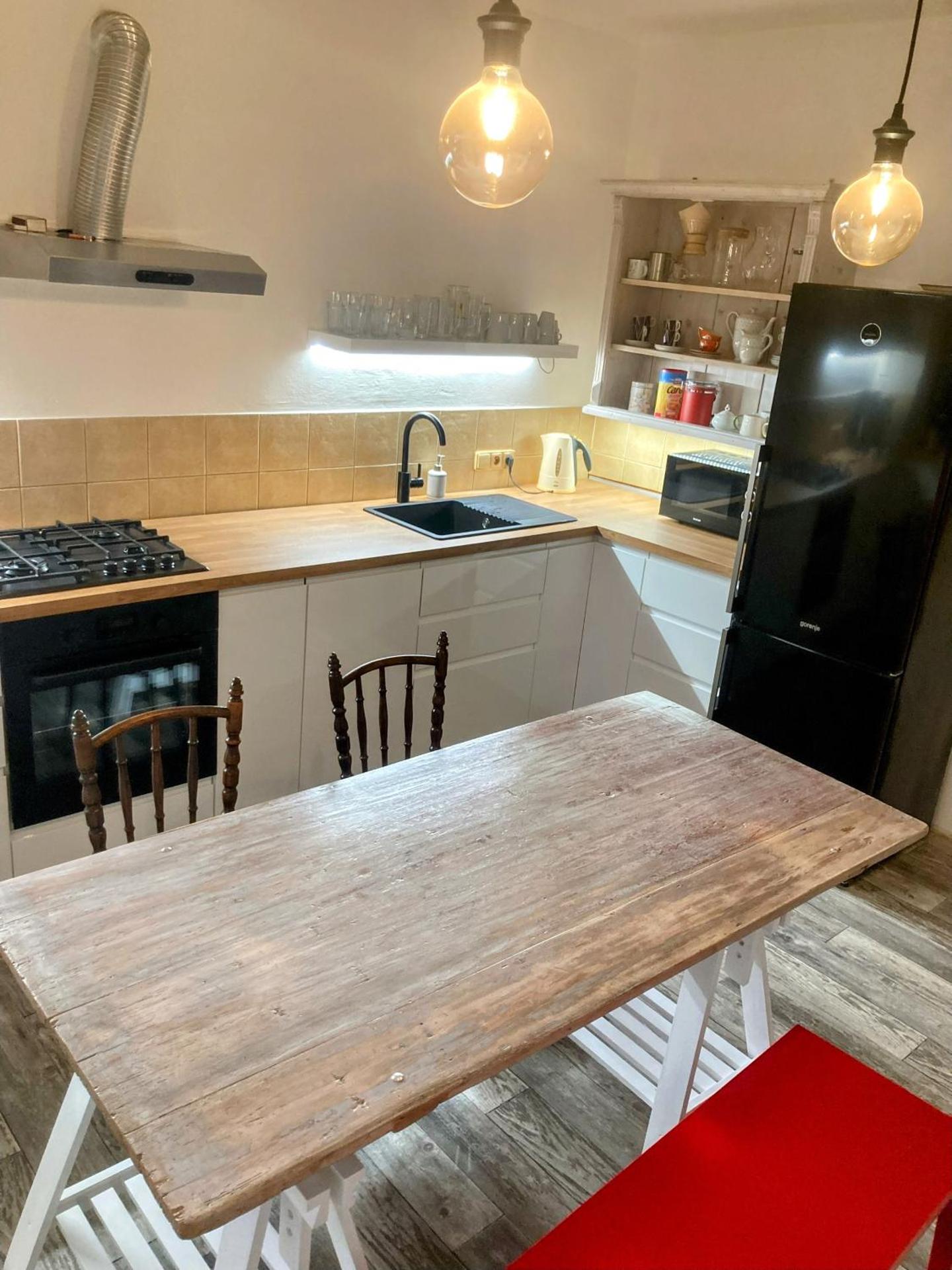 Kitchen or kitchenette