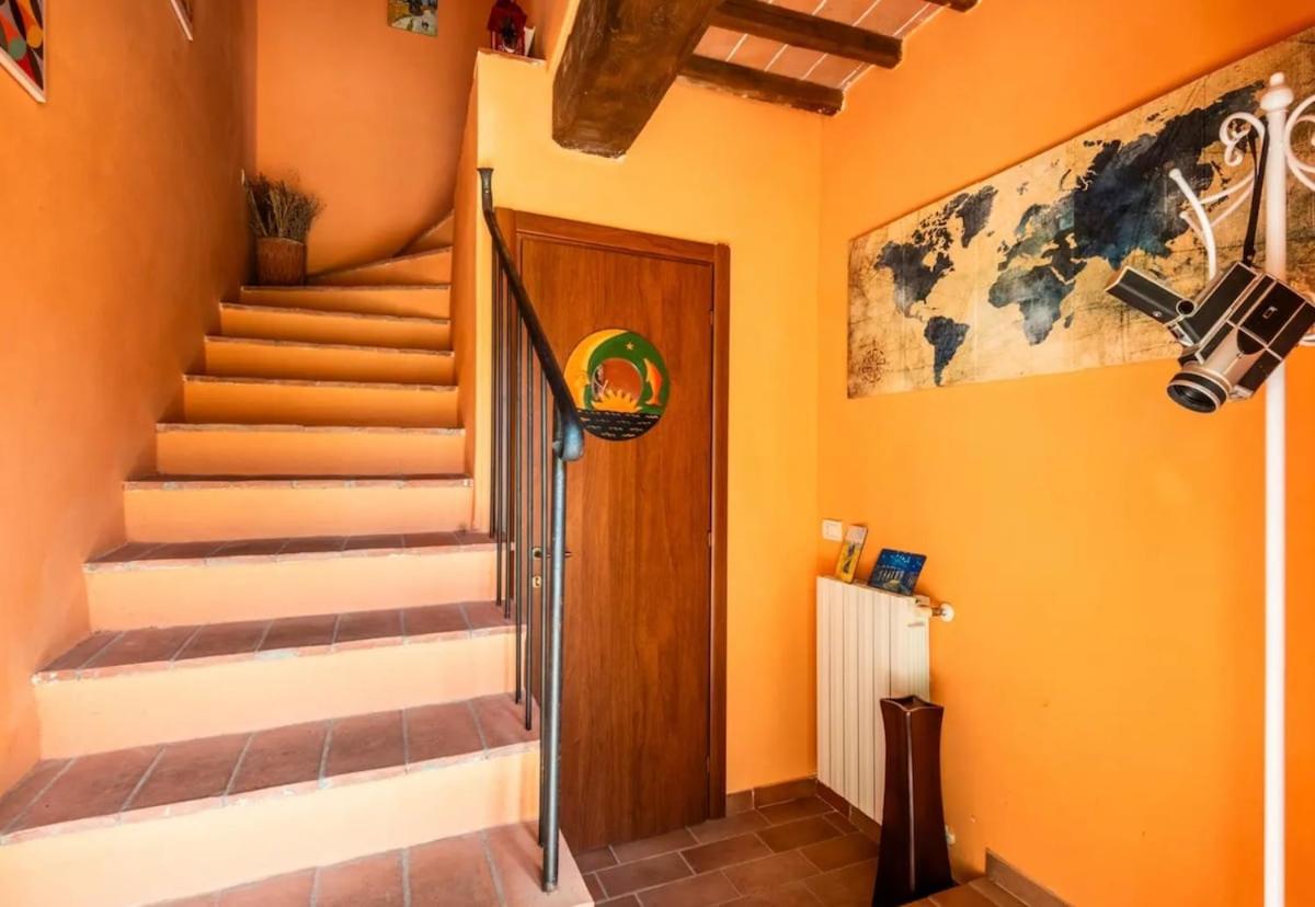 Private Tuscan Villa with Stunning Hill Views