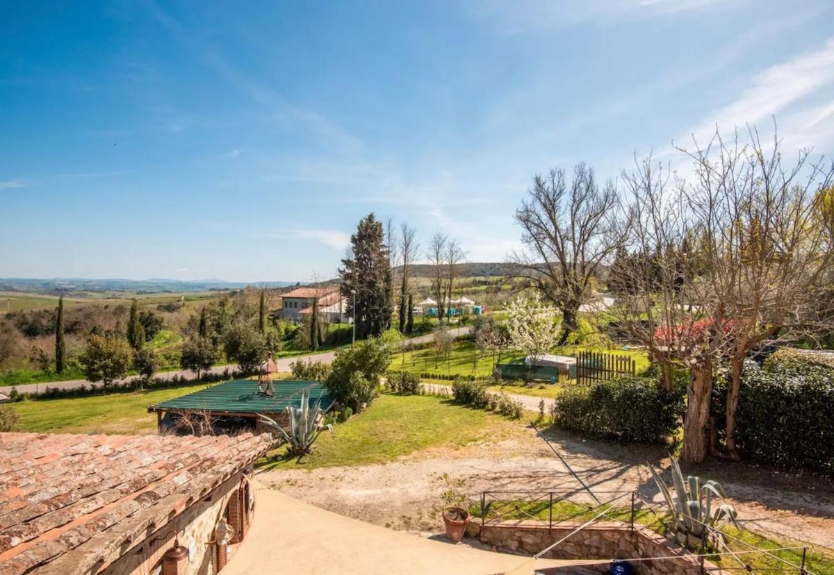 Private Tuscan Villa with Stunning Hill Views