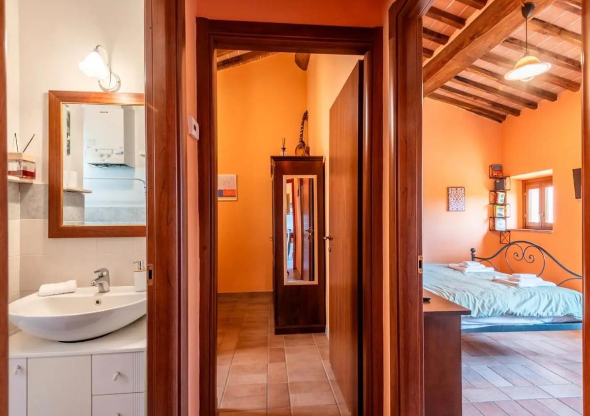 Private Tuscan Villa with Stunning Hill Views