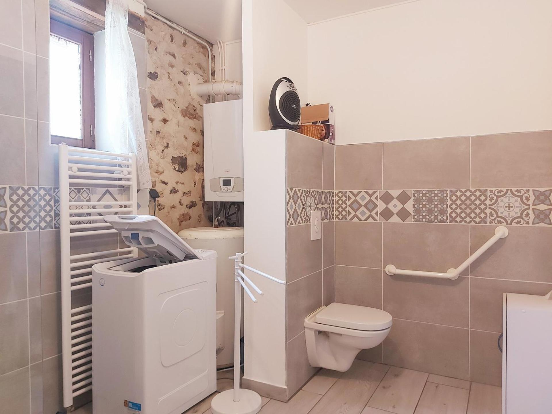 Gîte chaleureux dans un ancien corps de ferme avec wifi, cheminée et grand jardin à Châteaudun - FR-1-581-71