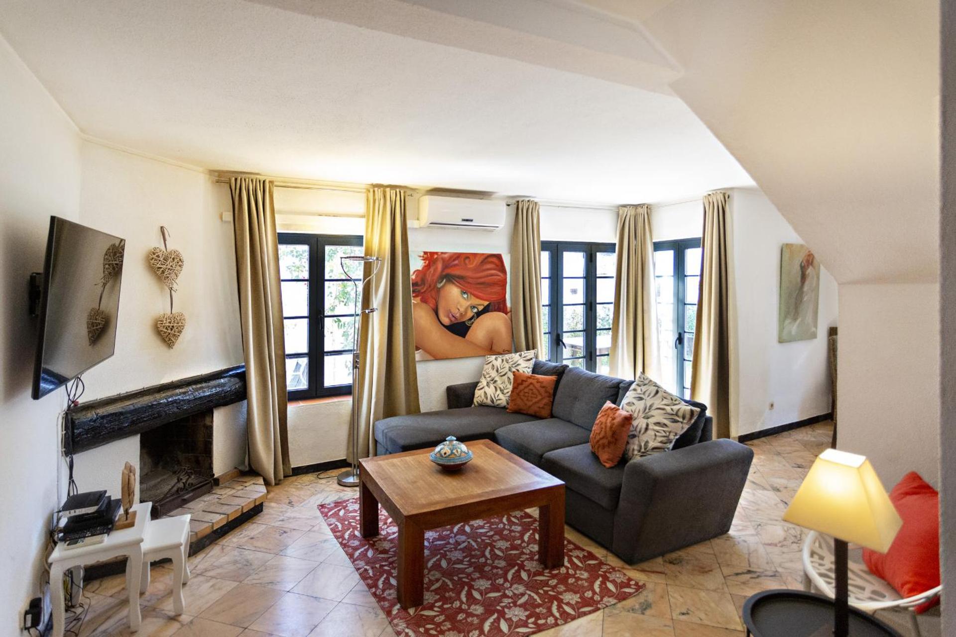 Communal lounge/ TV room