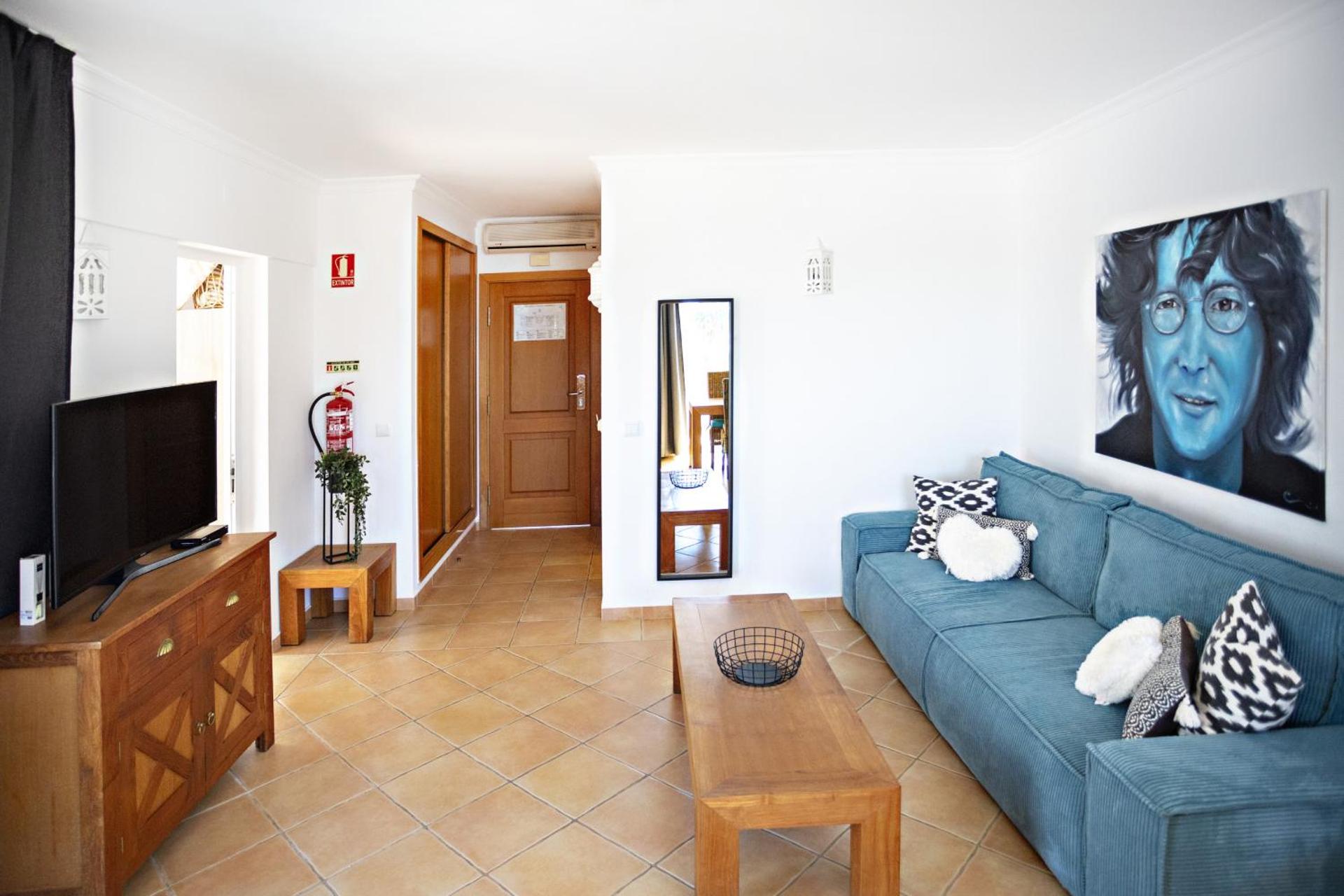 Communal lounge/ TV room