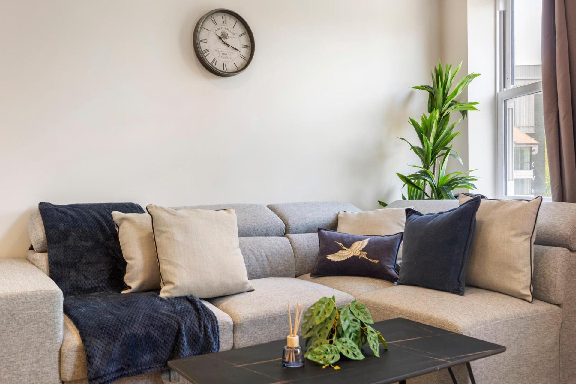 Kew View Suite 2BR Sleeps 9, Walk to Tube & Sights