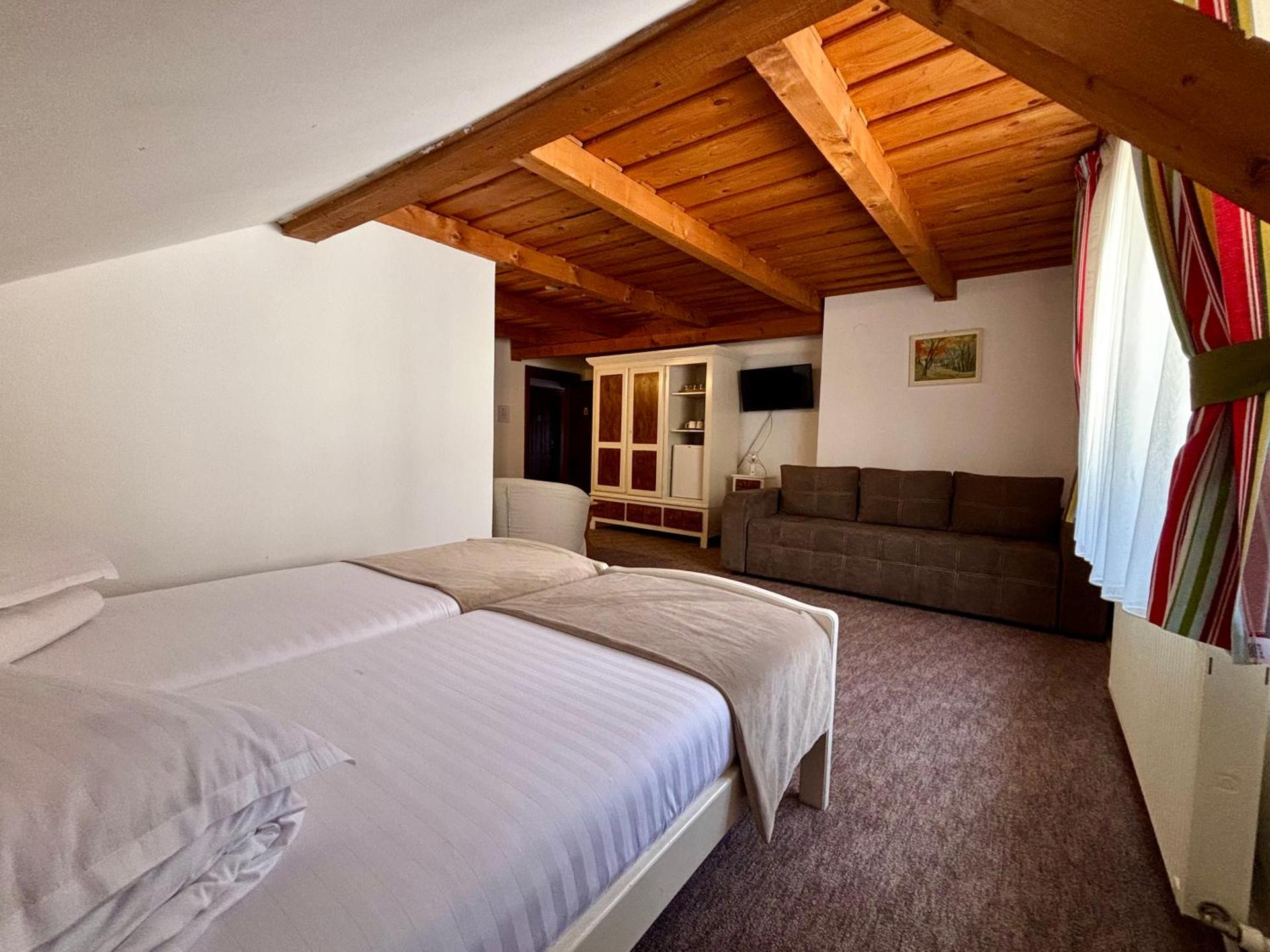 Triple Room with Bathroom