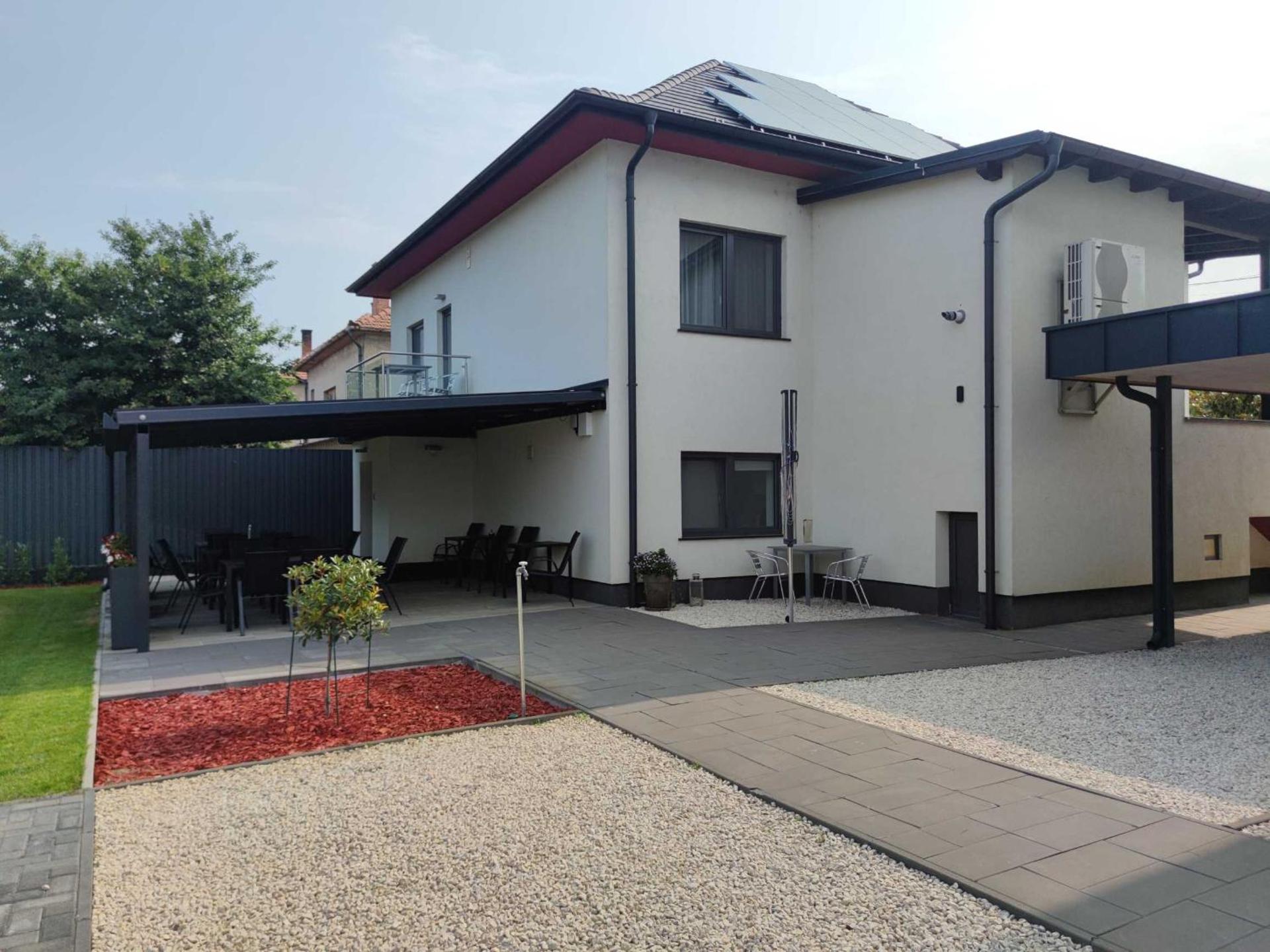 Inner courtyard view