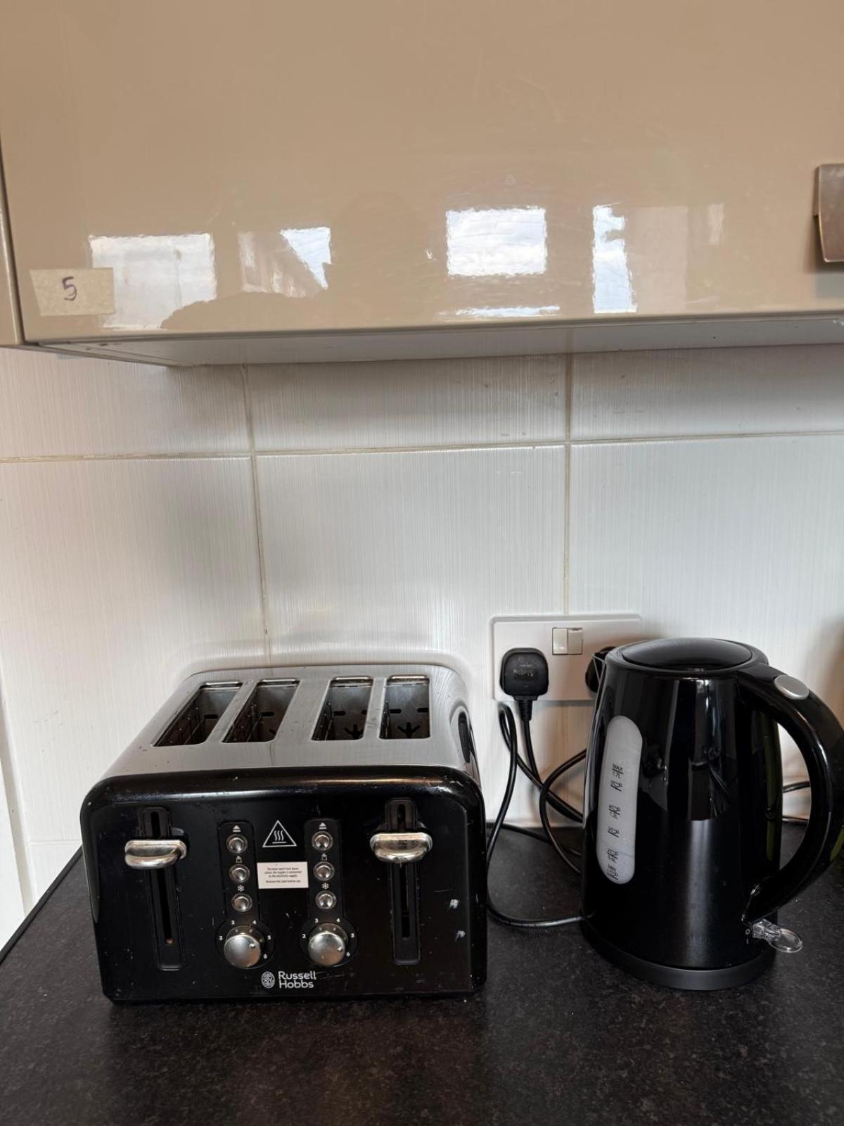 Modern double bed - Central Dartford