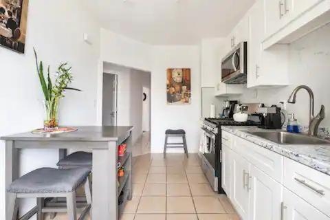 Warm 3 BR for U Near Manhattan View, 15 Min to NYC