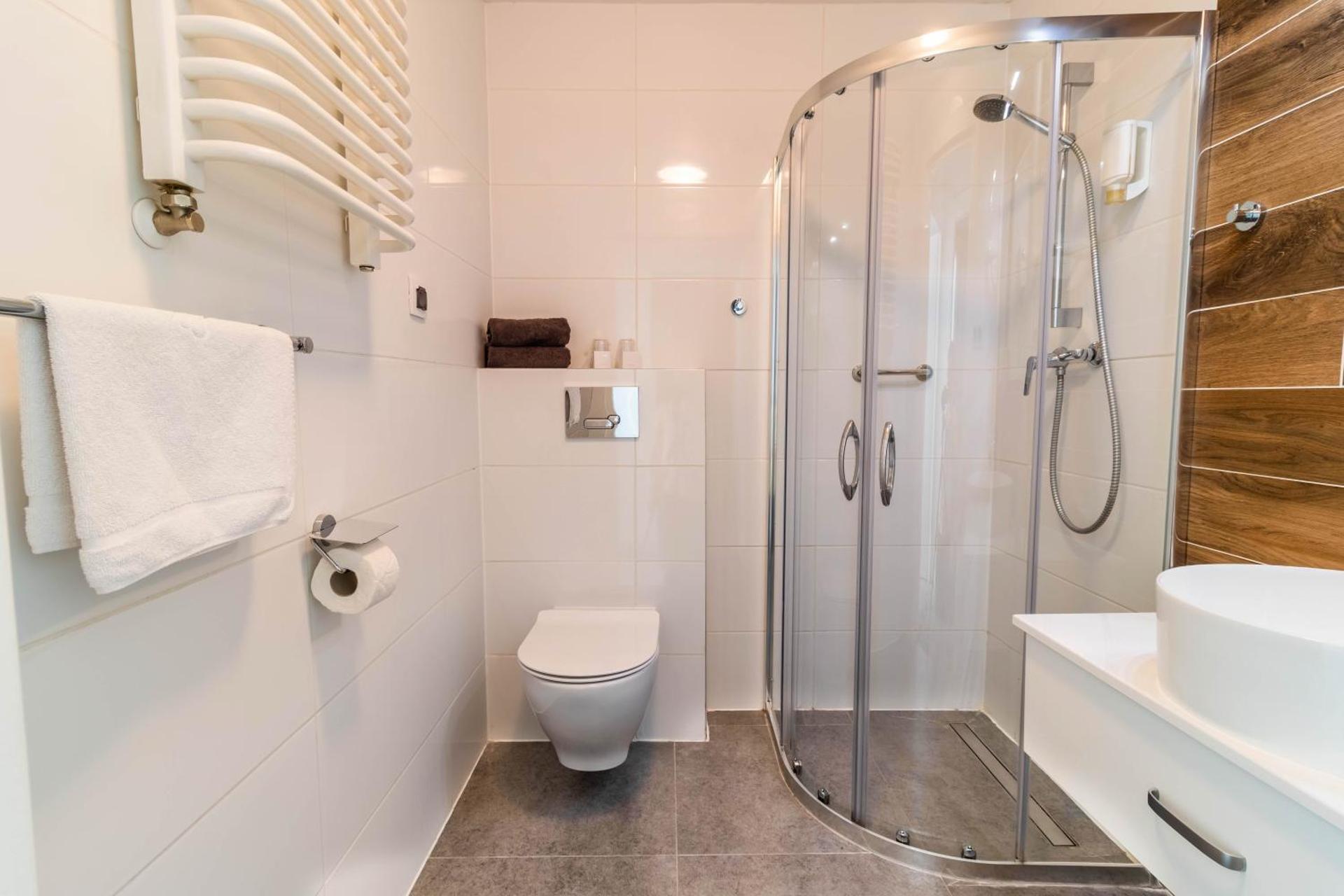 Economy Quadruple Room with Shared Bathroom