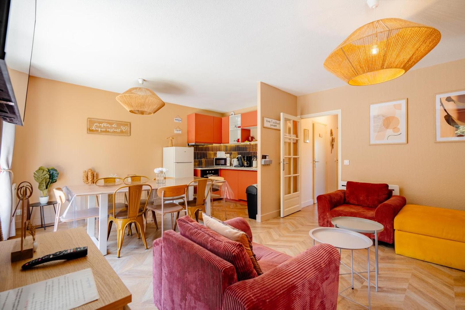 Gite Le Terracotta - Terrasse - 8 couchages - 3 Chambres avec lits King & Queen size, lits superposés pour enfants