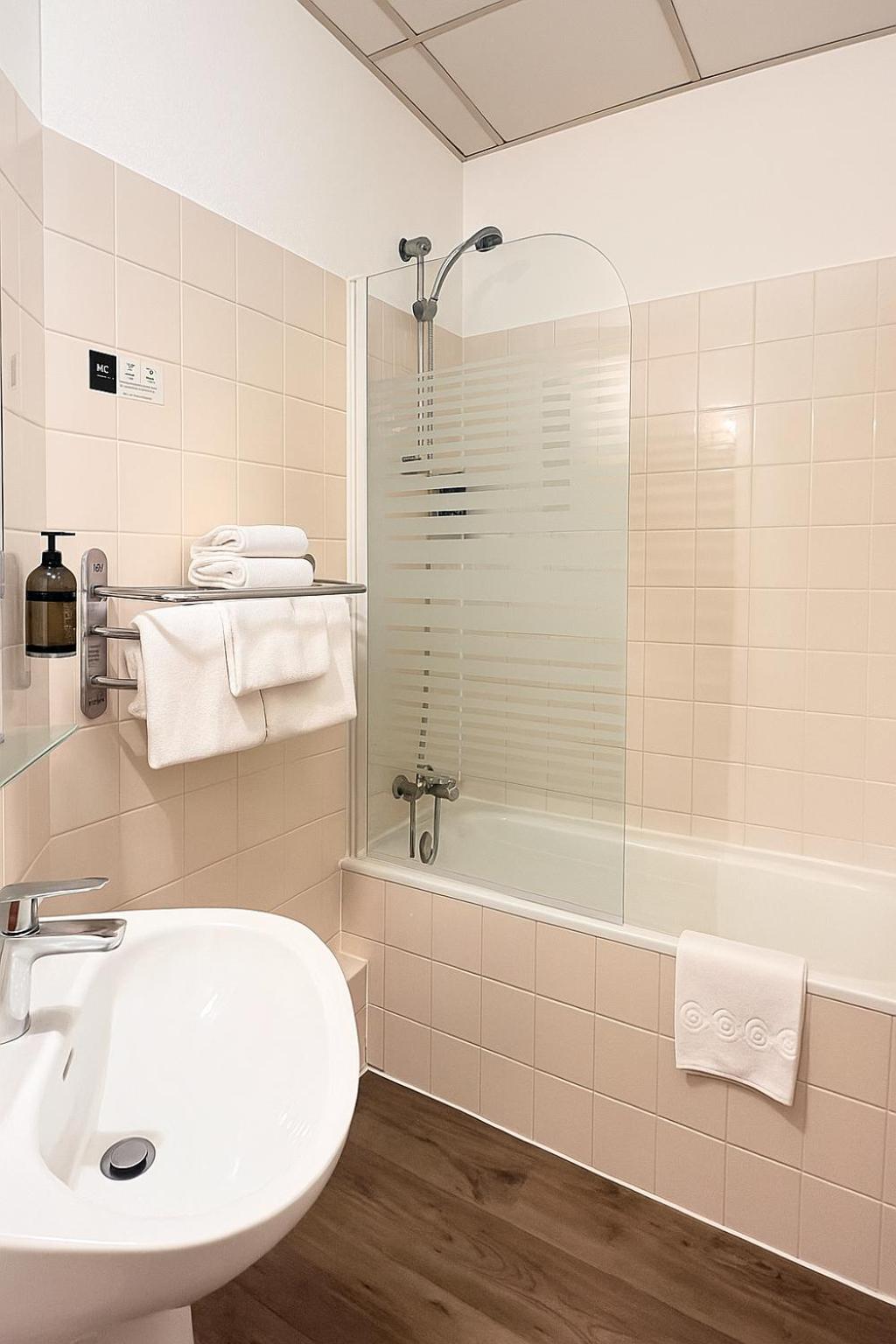 Logis Hôtel de Genève et Restaurant , Faverges-Seythenex