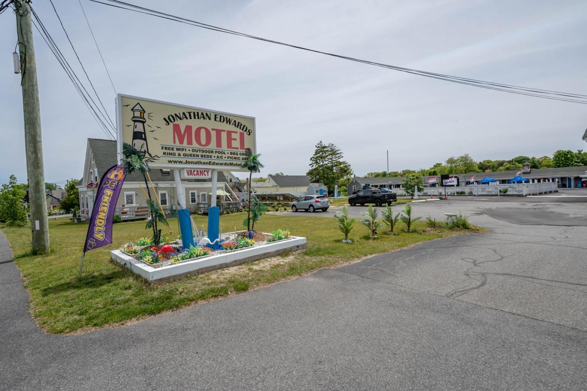 Jonathan Edwards Motel