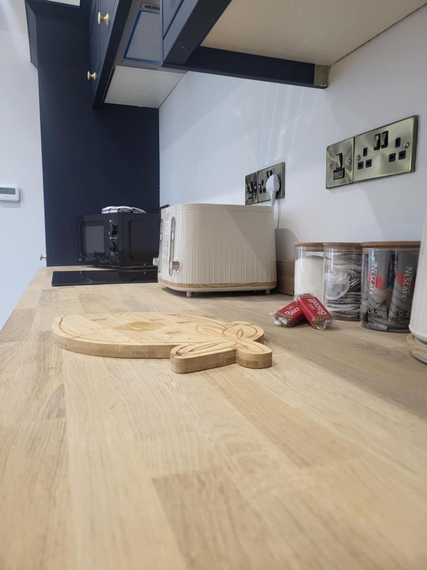 Relaxing Seaside Stay 3-Bed Home Minutes from Hythe Beach