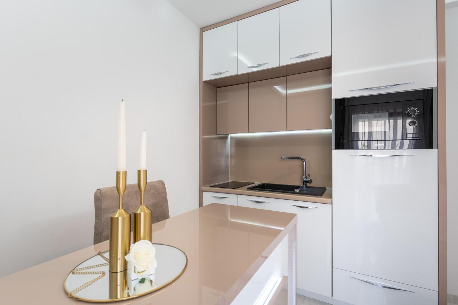 Kitchen or kitchenette