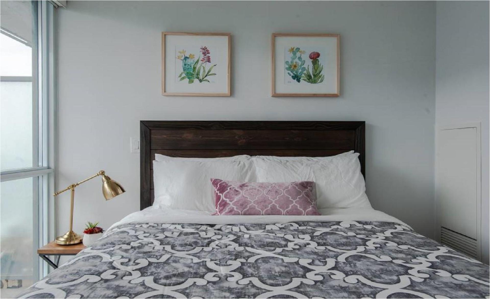 Toronto Downtown Core Two Bedroom Condo with CN Tower View, Free Parking