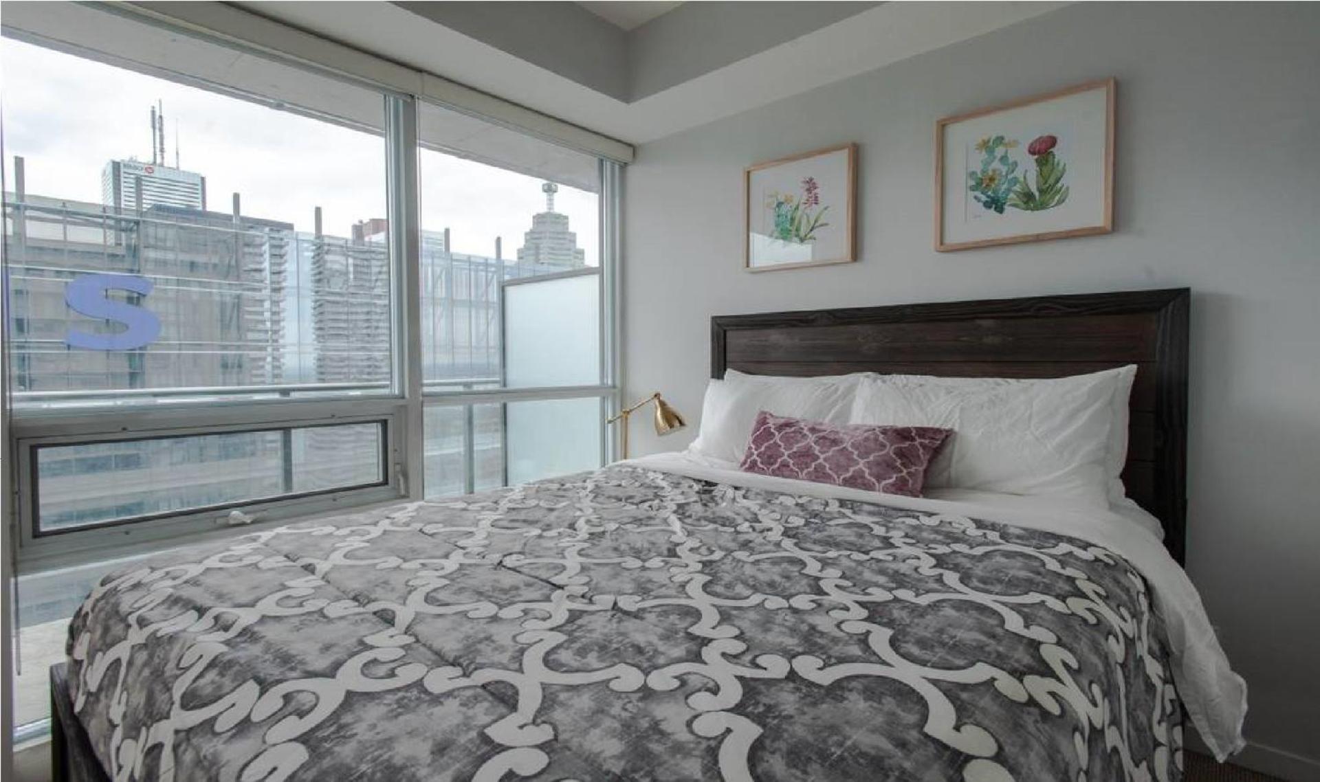 Toronto Downtown Core Two Bedroom Condo with CN Tower View, Free Parking