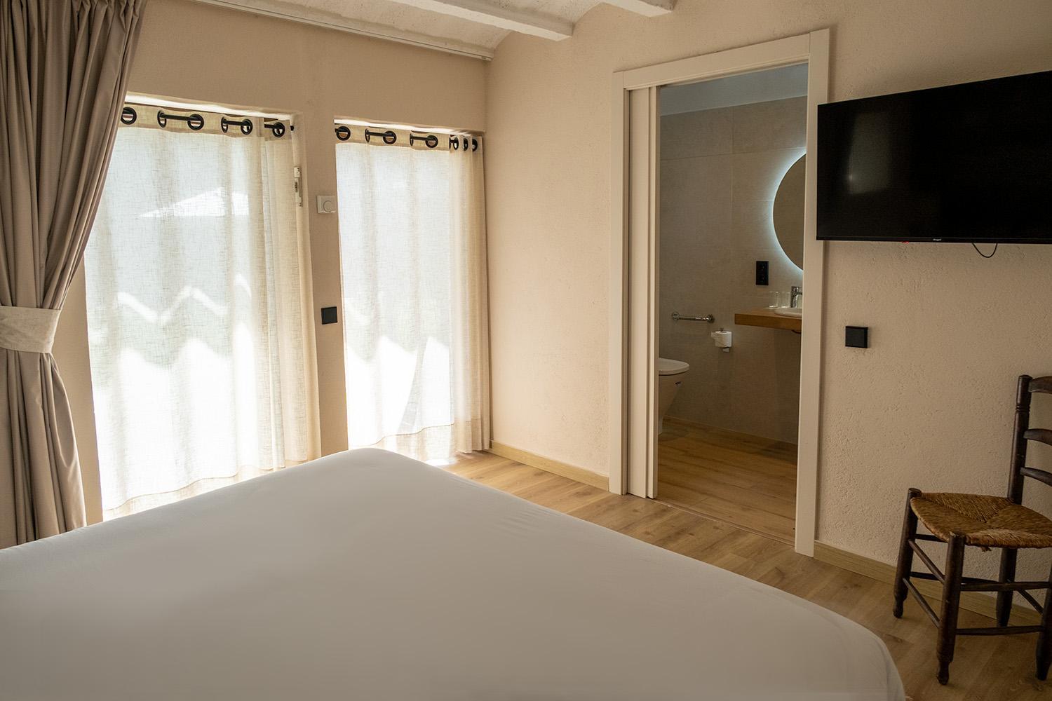 Queen Room - Disability Access