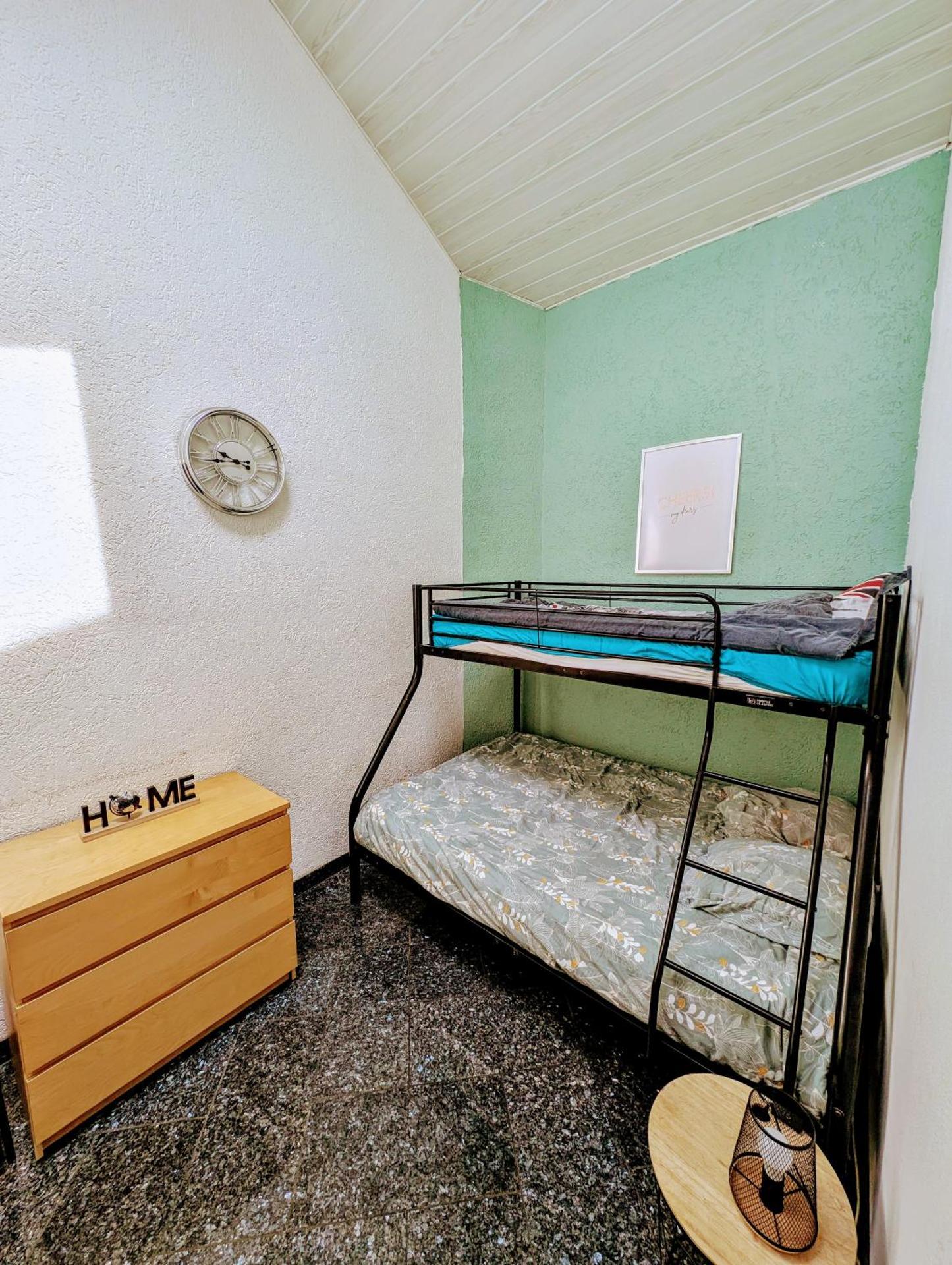 Logement privé dans une Villa avec piscine