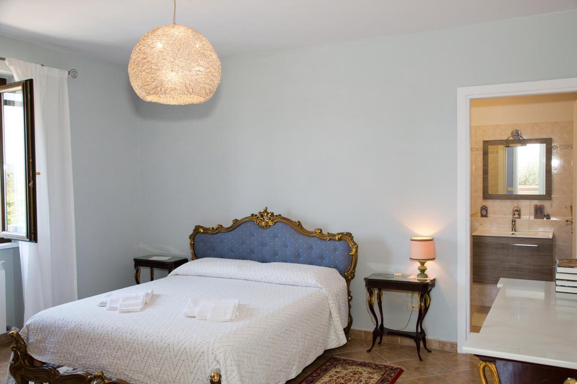 Luxury Apartment Lake View