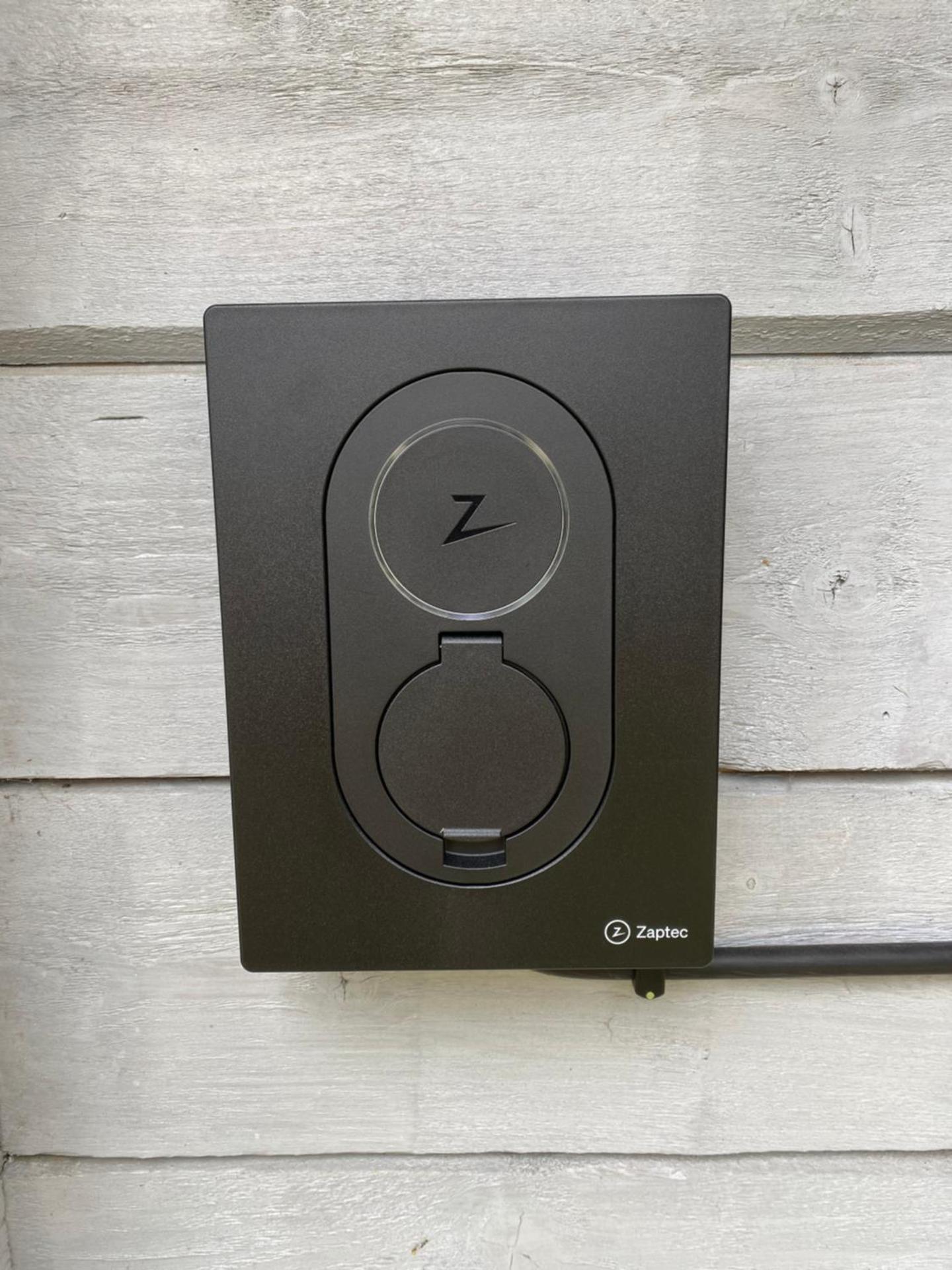 Fjällstuga i avskildhet med elbilsladdare