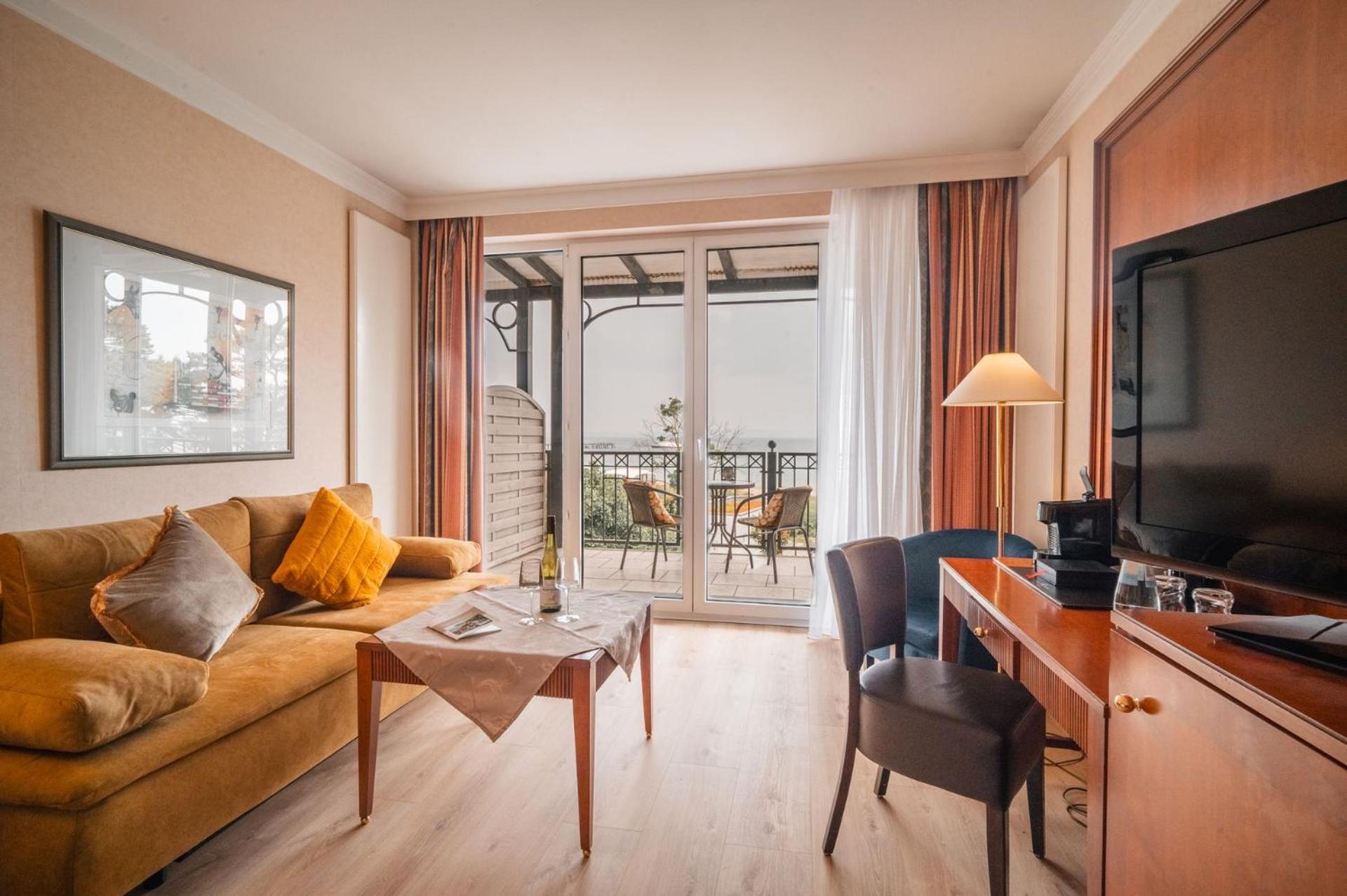 Photo of the whole room