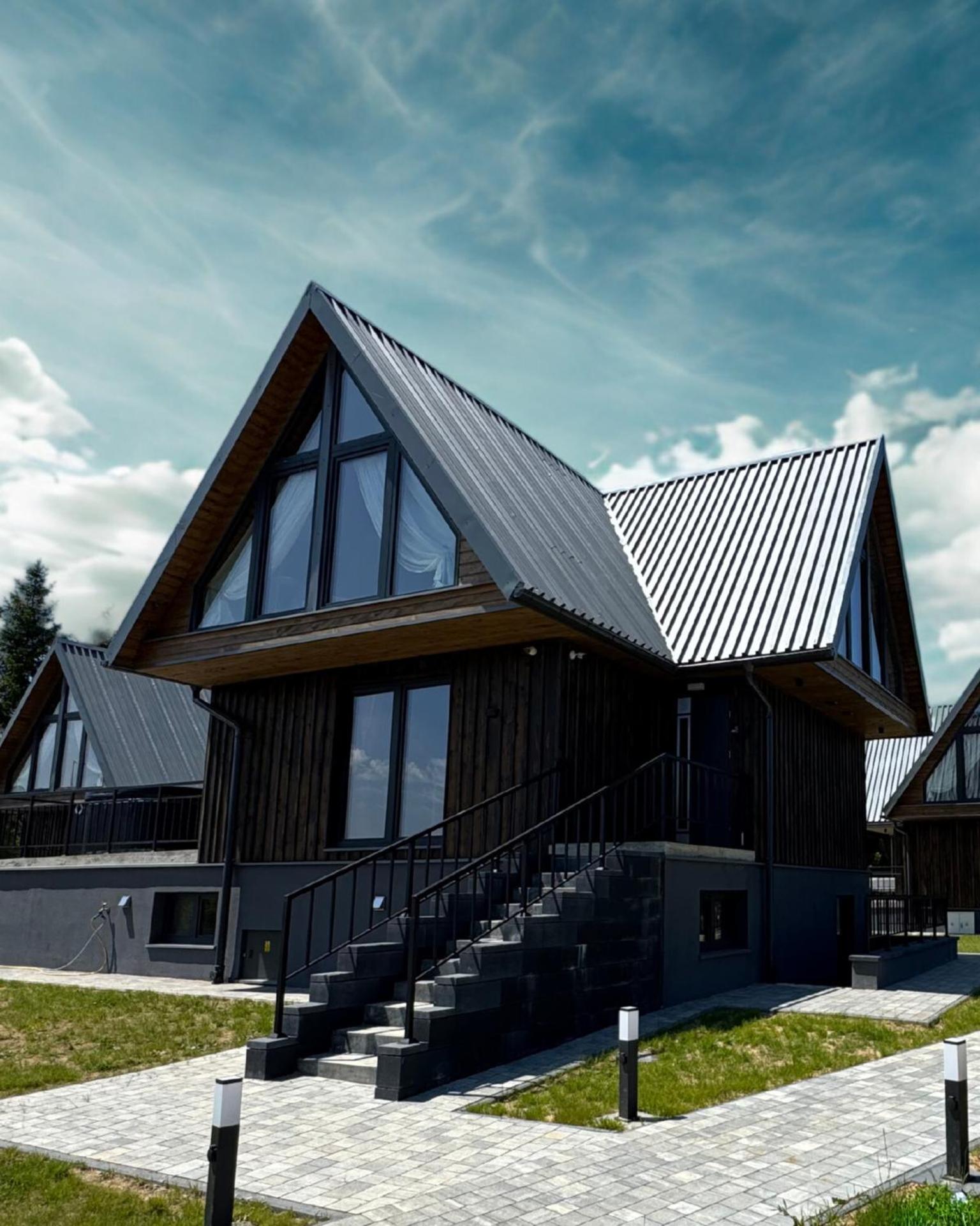 Grzeszne Chatki - Smerek