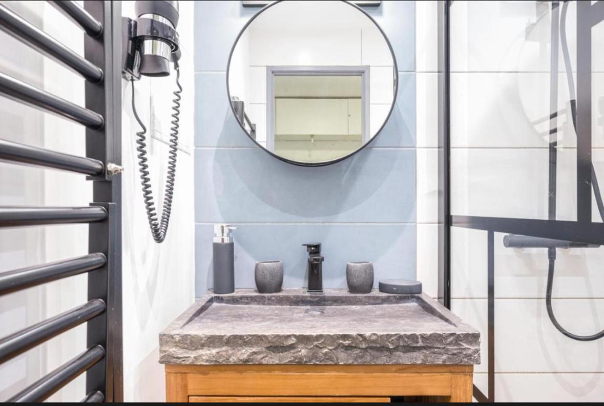 APT confortable centre station face aux pistes de Val Thorens