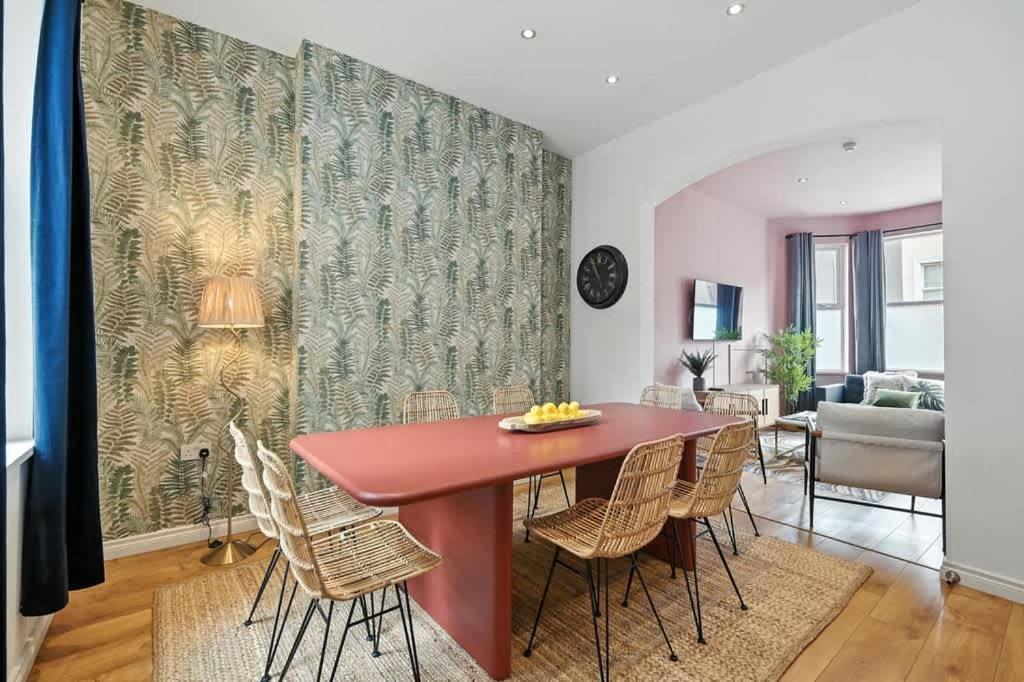 Central Belfast Apartments - Queen's Residence