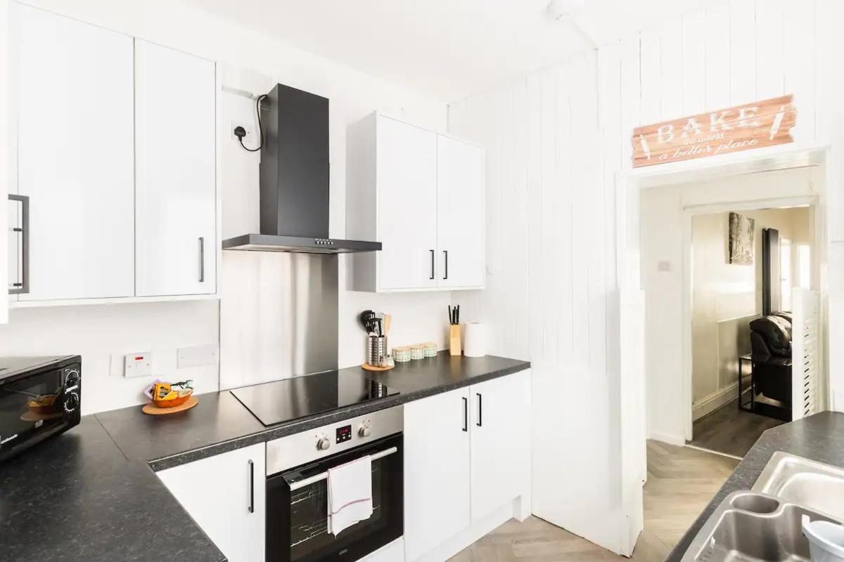 Oldbury House - Bespoke for Contractors