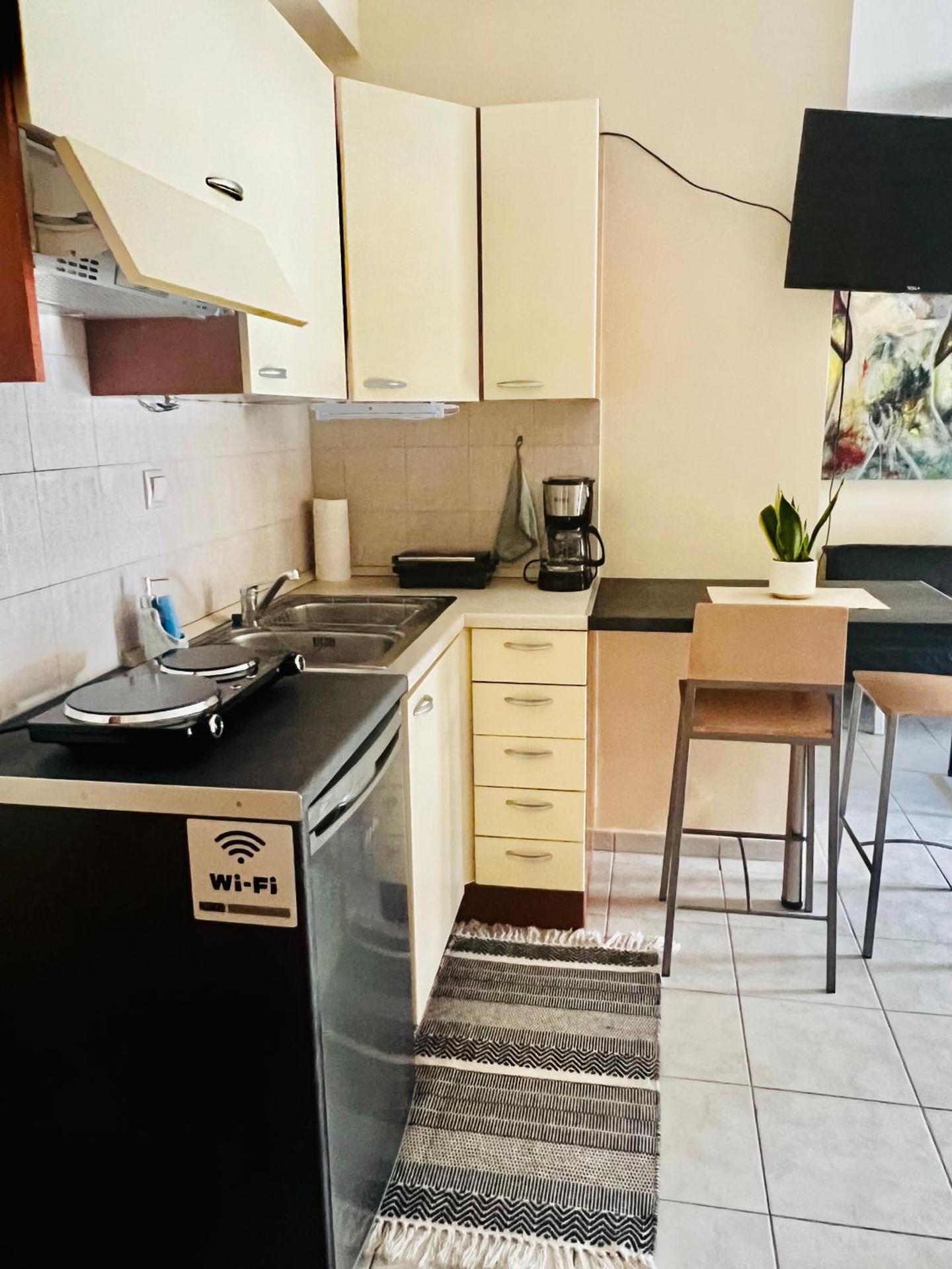 Kitchen or kitchenette