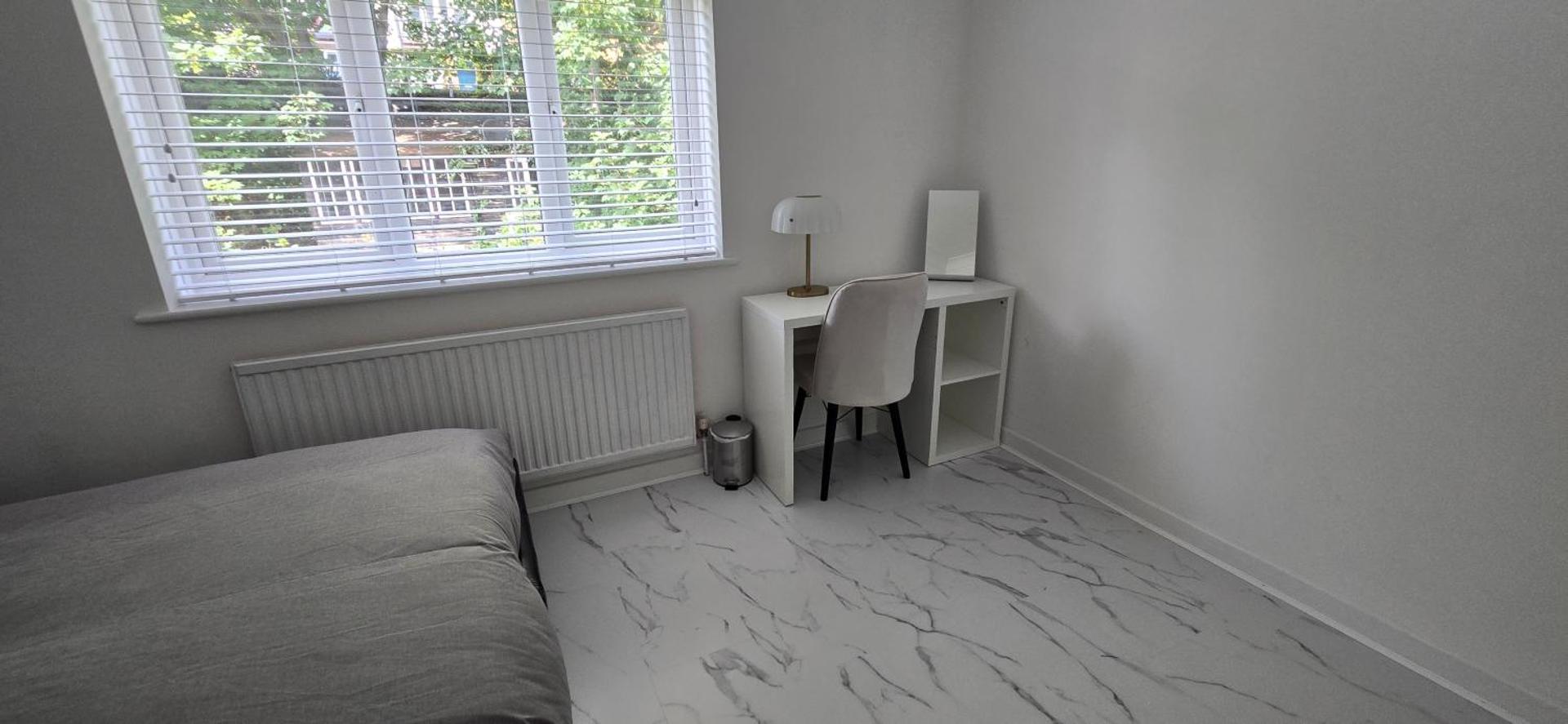 4-Bed Townhouse with Sea Views