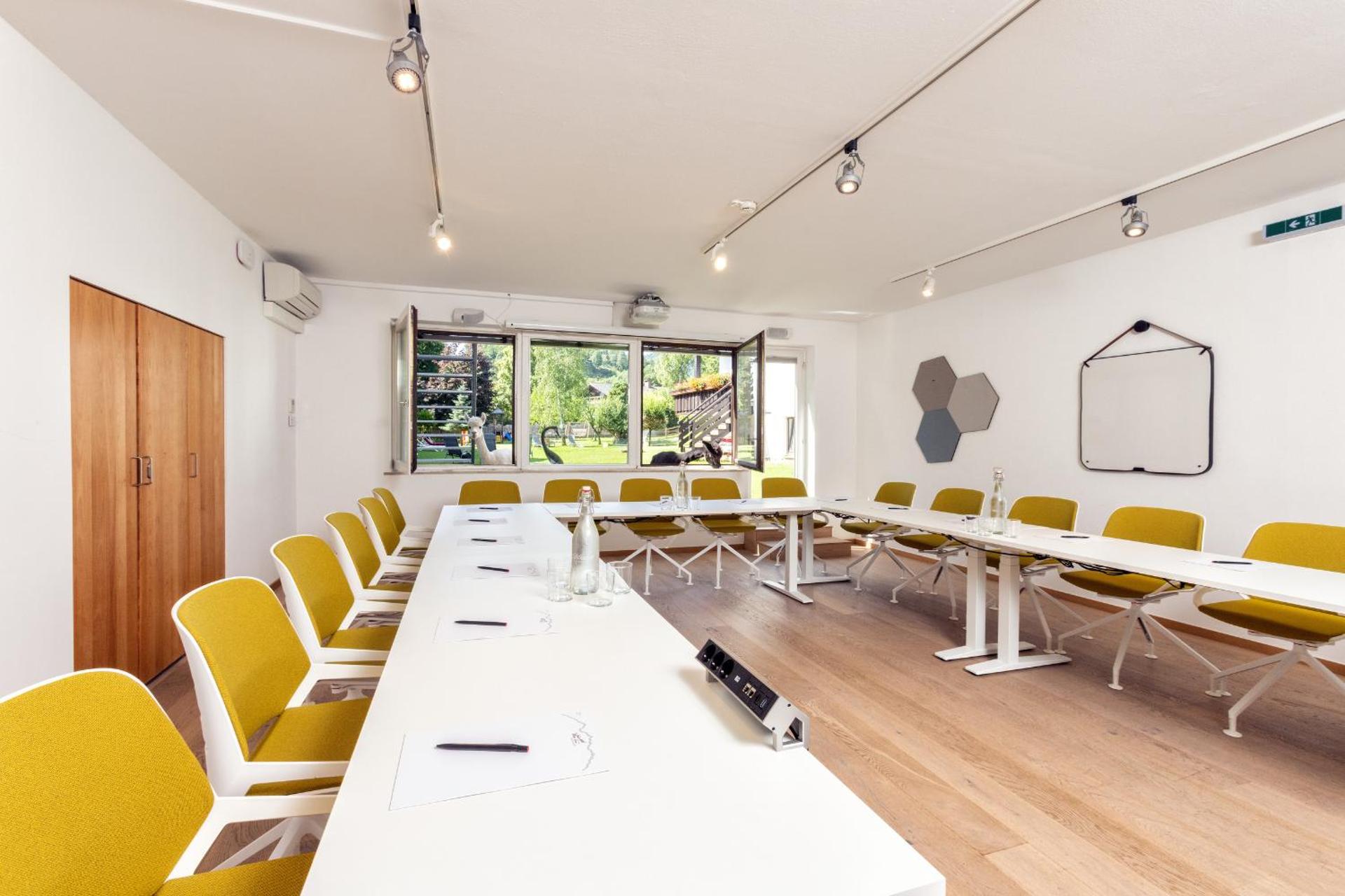 Meeting/conference room