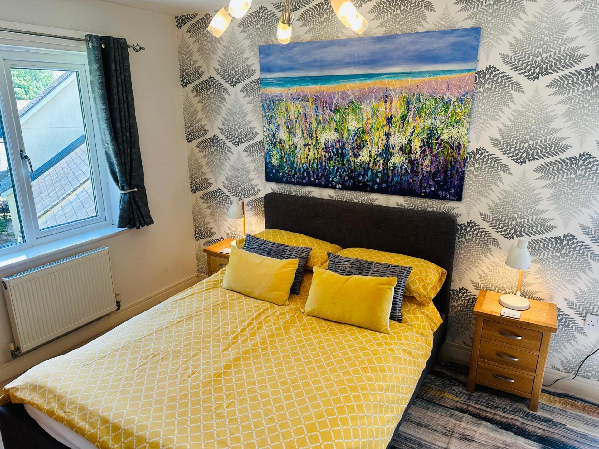 Starfish Cottage- private beach access- dog friendly