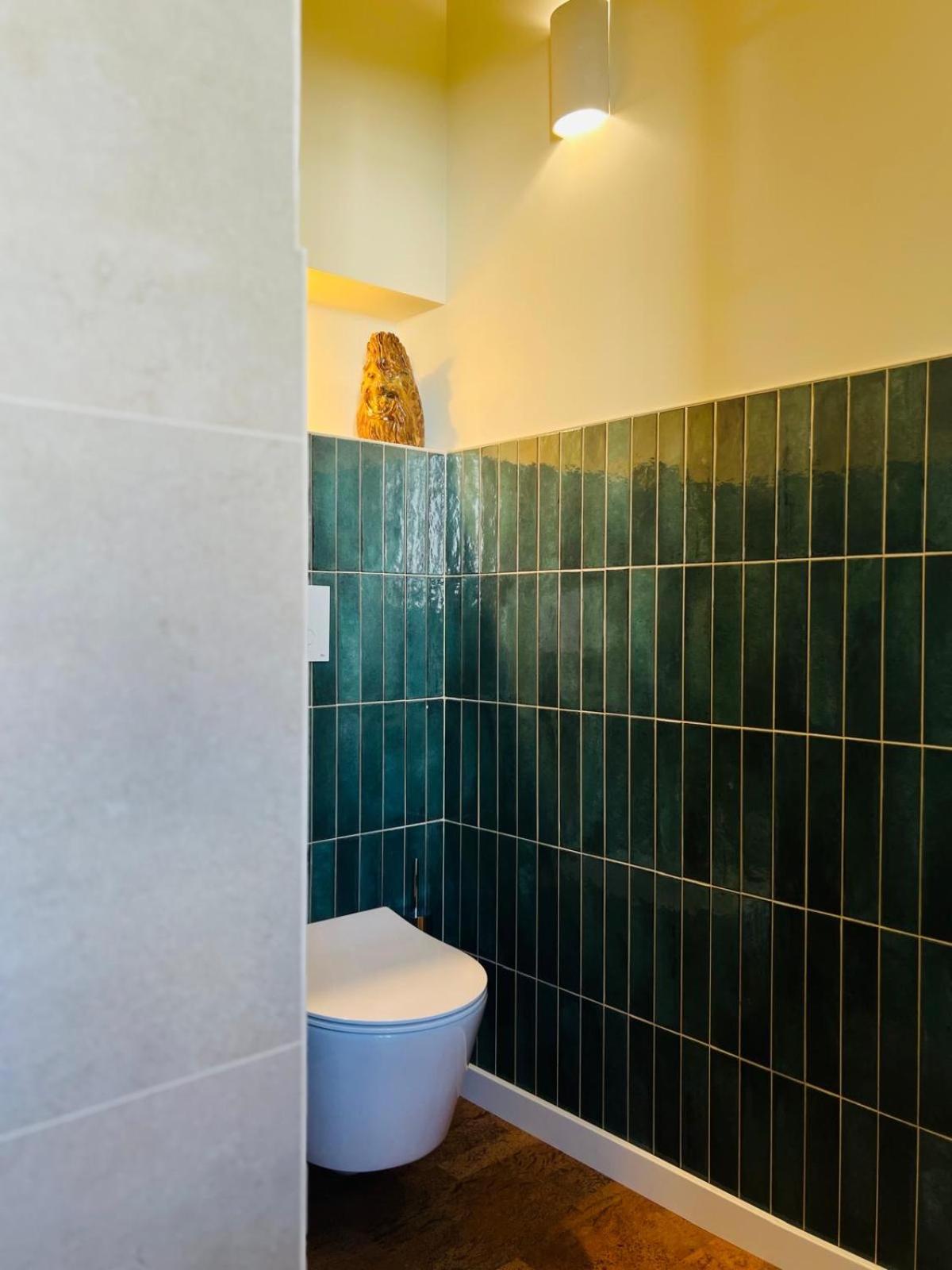 Oryza Guest House& Suites