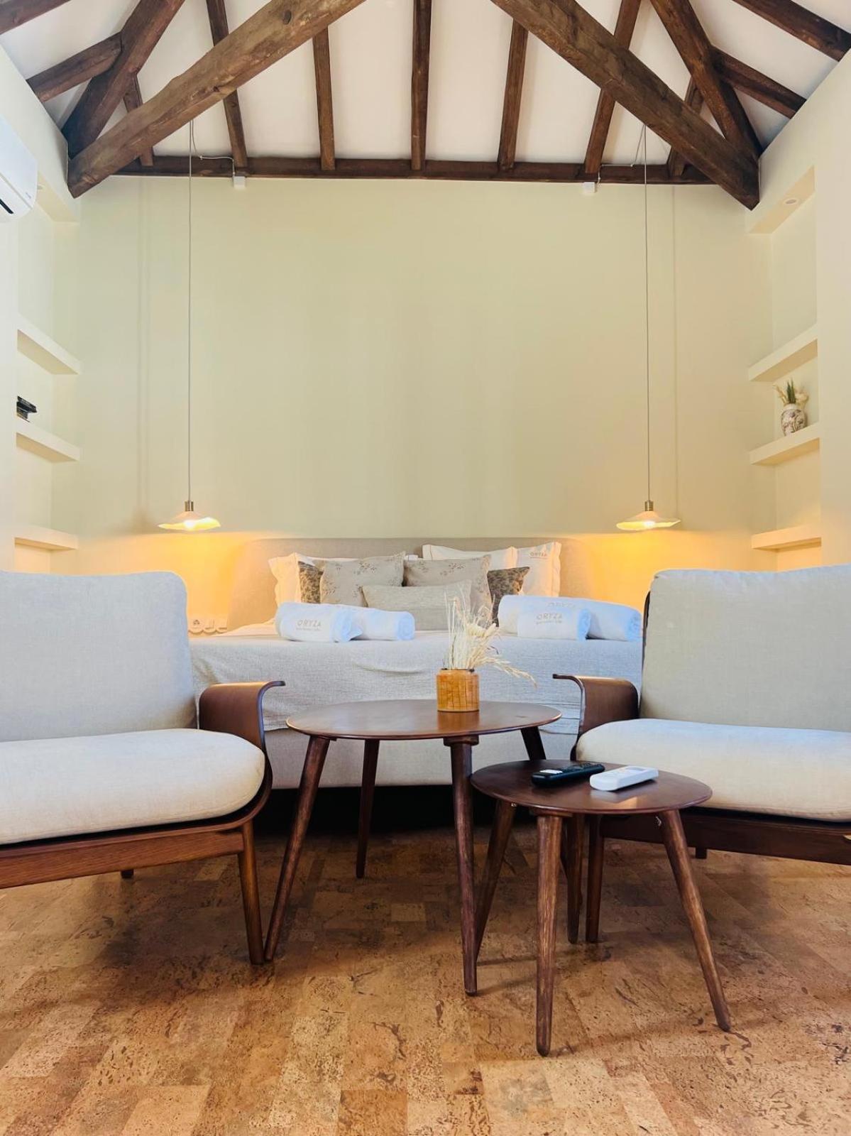 Oryza Guest House& Suites