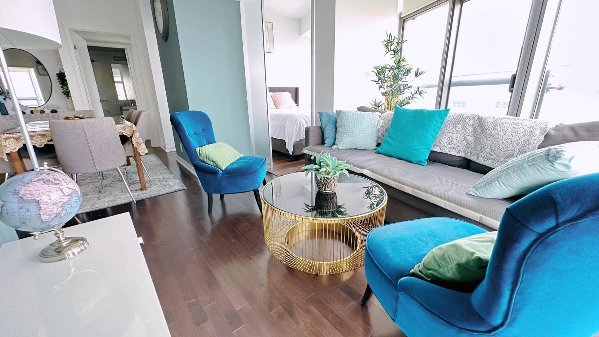 Superior Lakeview Luxury 3-Bedroom Suite on High Floor