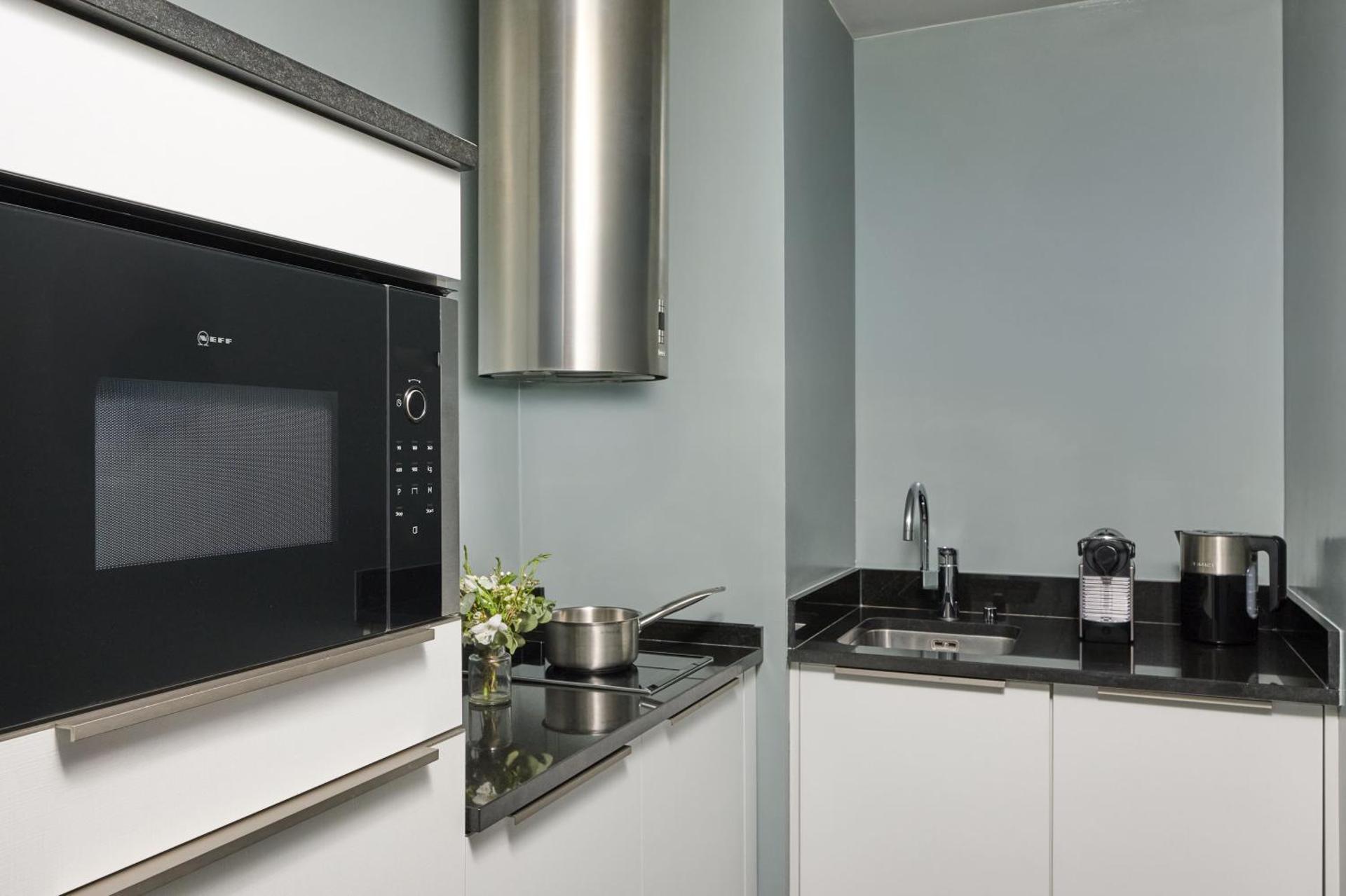 Kitchen or kitchenette