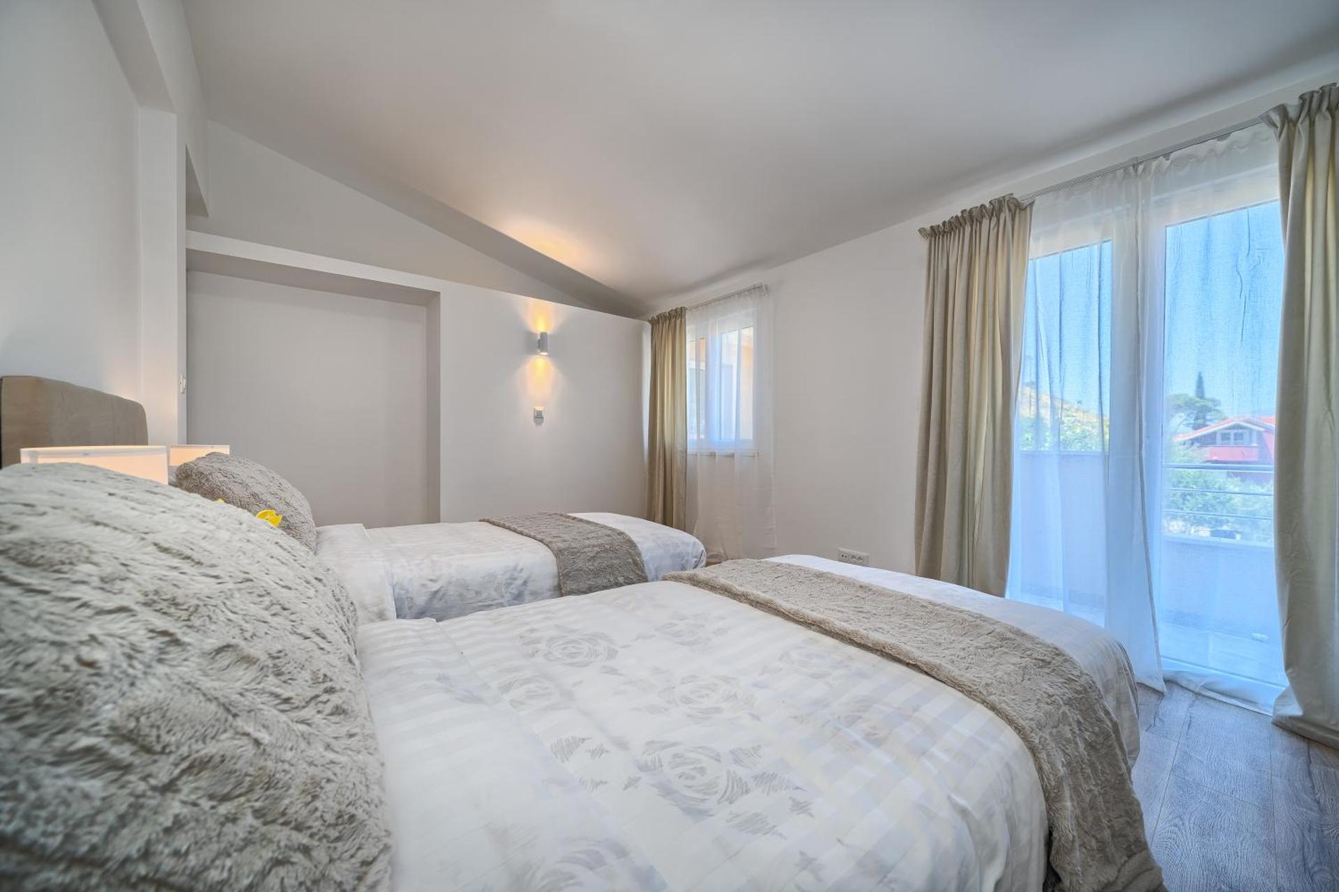 Relax penthouse private jacuzzi Split area