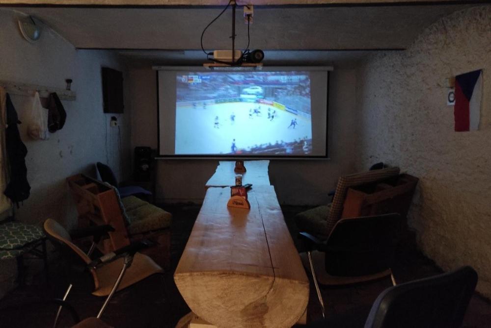 Communal lounge/ TV room