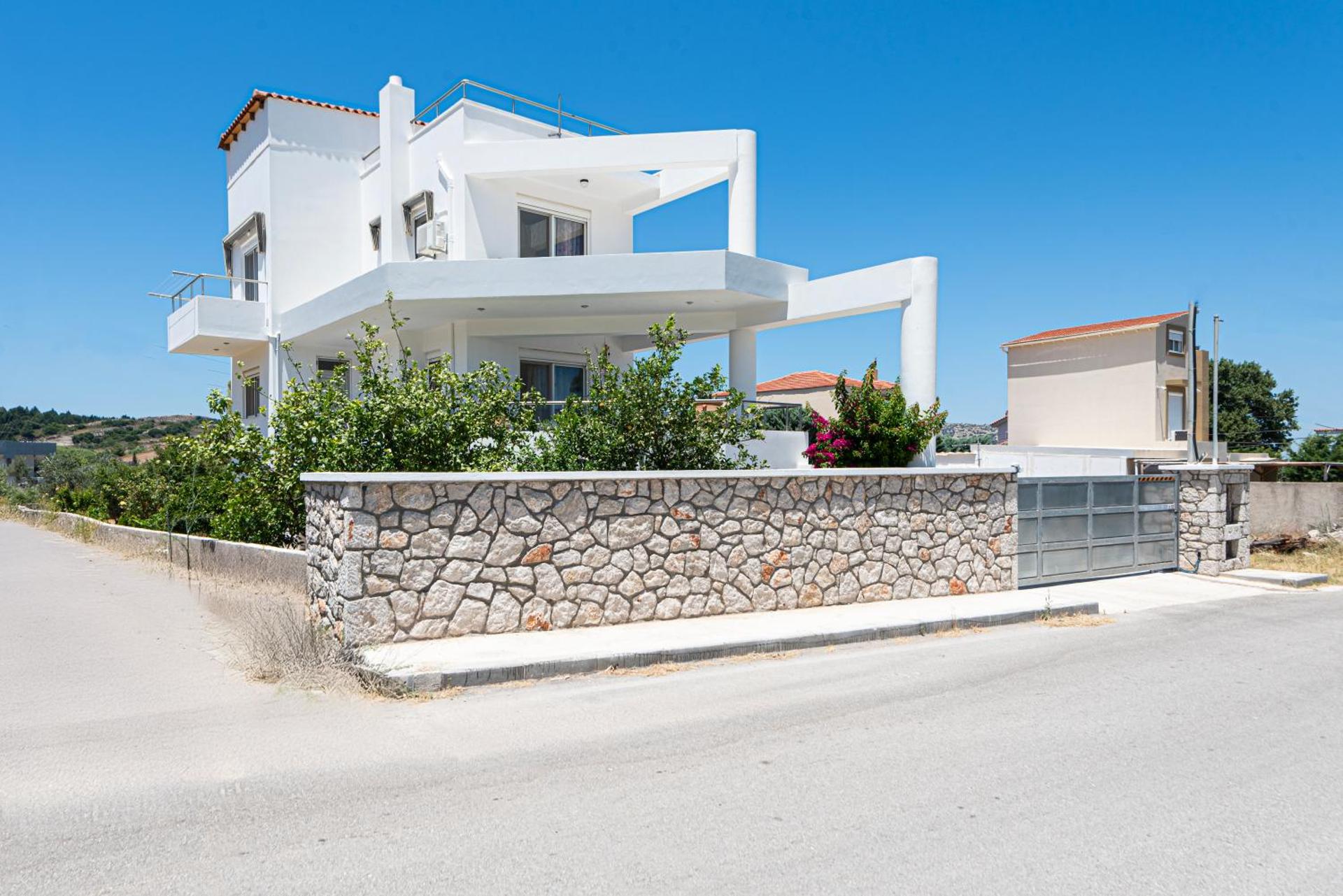 Panormitis House Semi-basement apartment