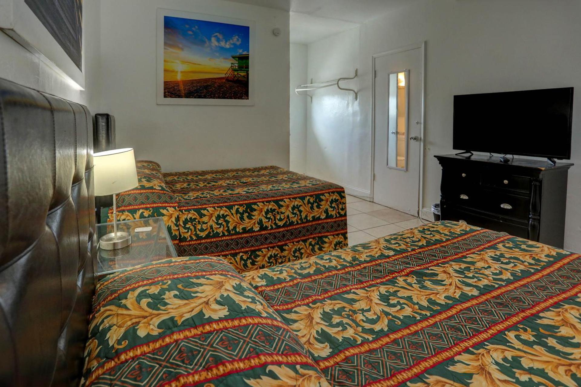 Beach and Town Motel