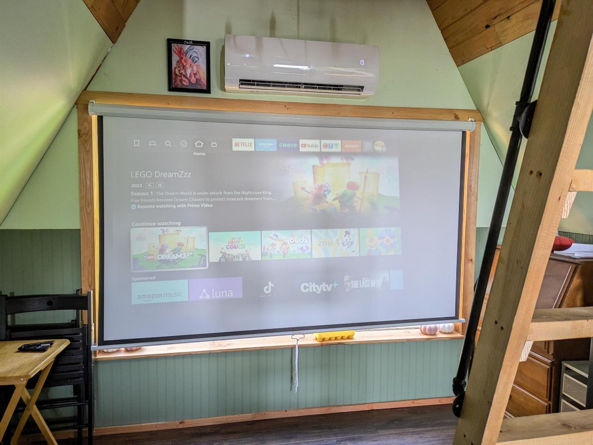 Farmhouse cabin on 33 acre farm