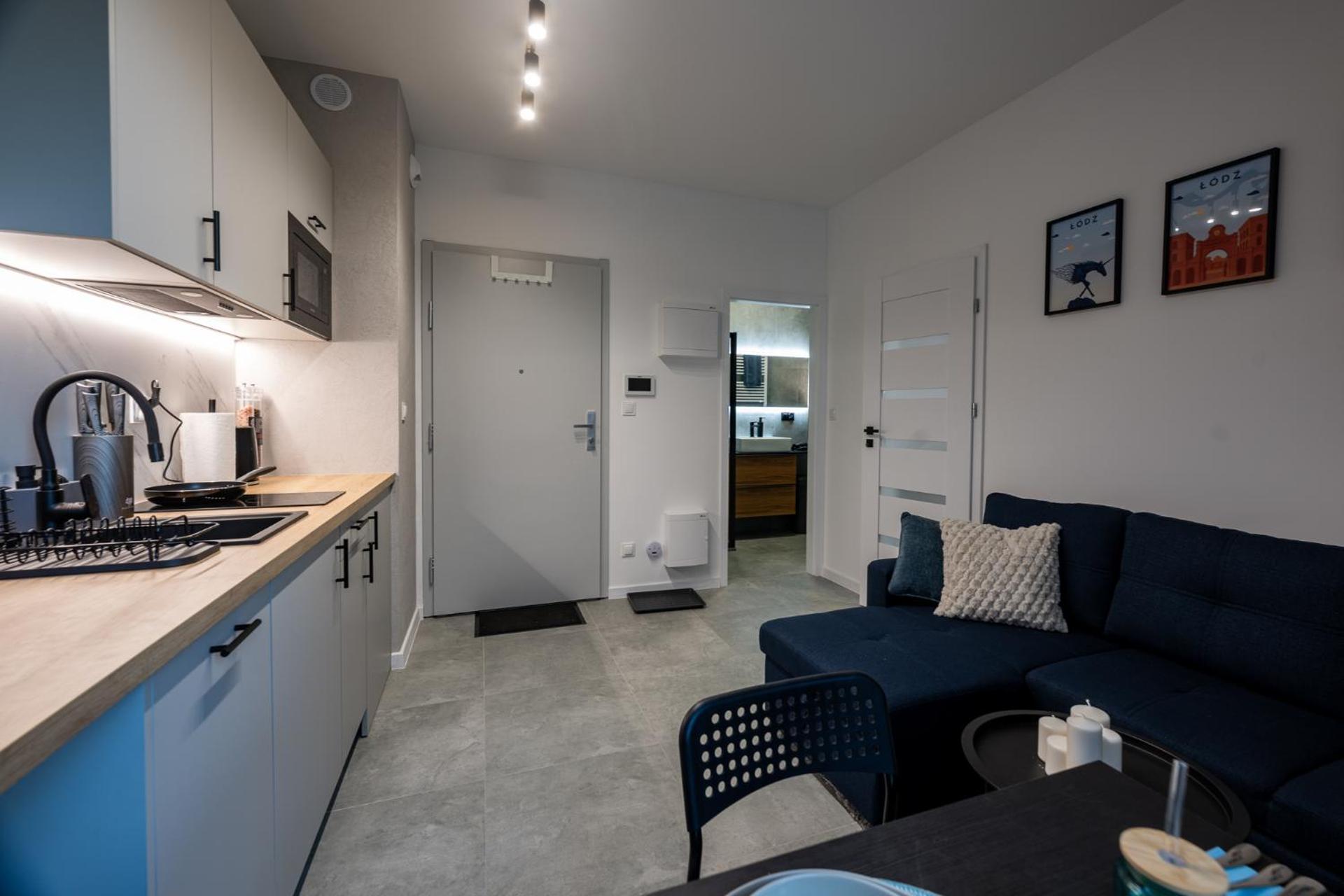 Work and Rest Apartment by Fengshui4u, cowroking, siłownia, nowy budynek, dostęp na kod